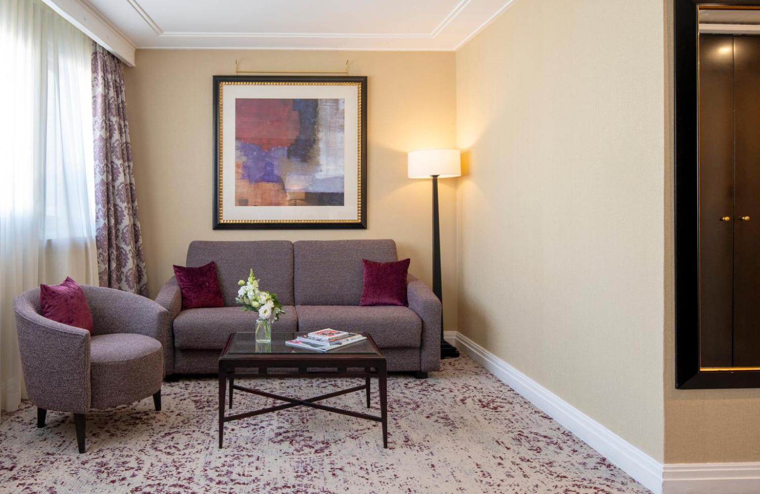 Junior King Suite