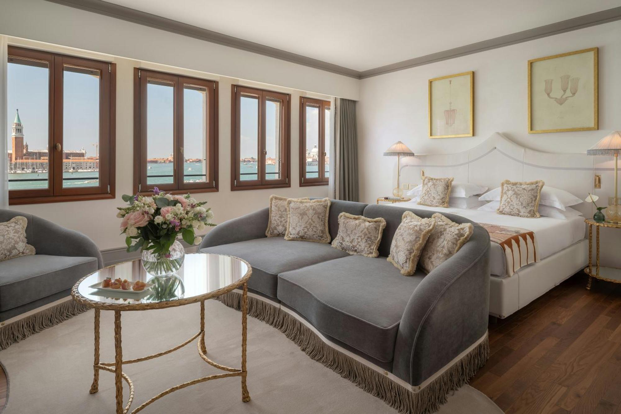 Junior Suite Lagoon view