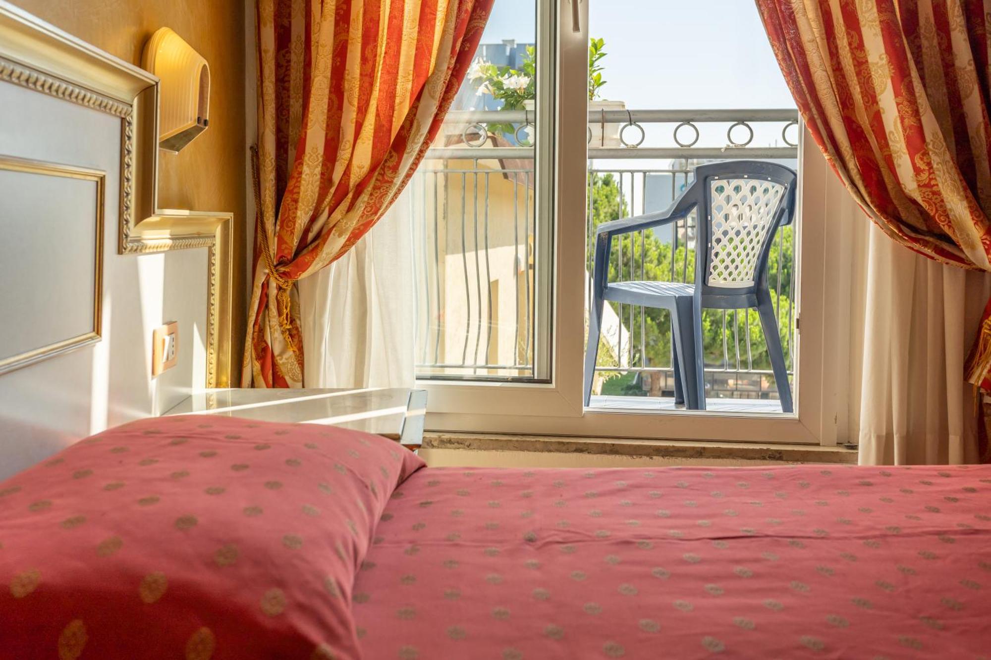 Standard Double or Twin Room Balcony