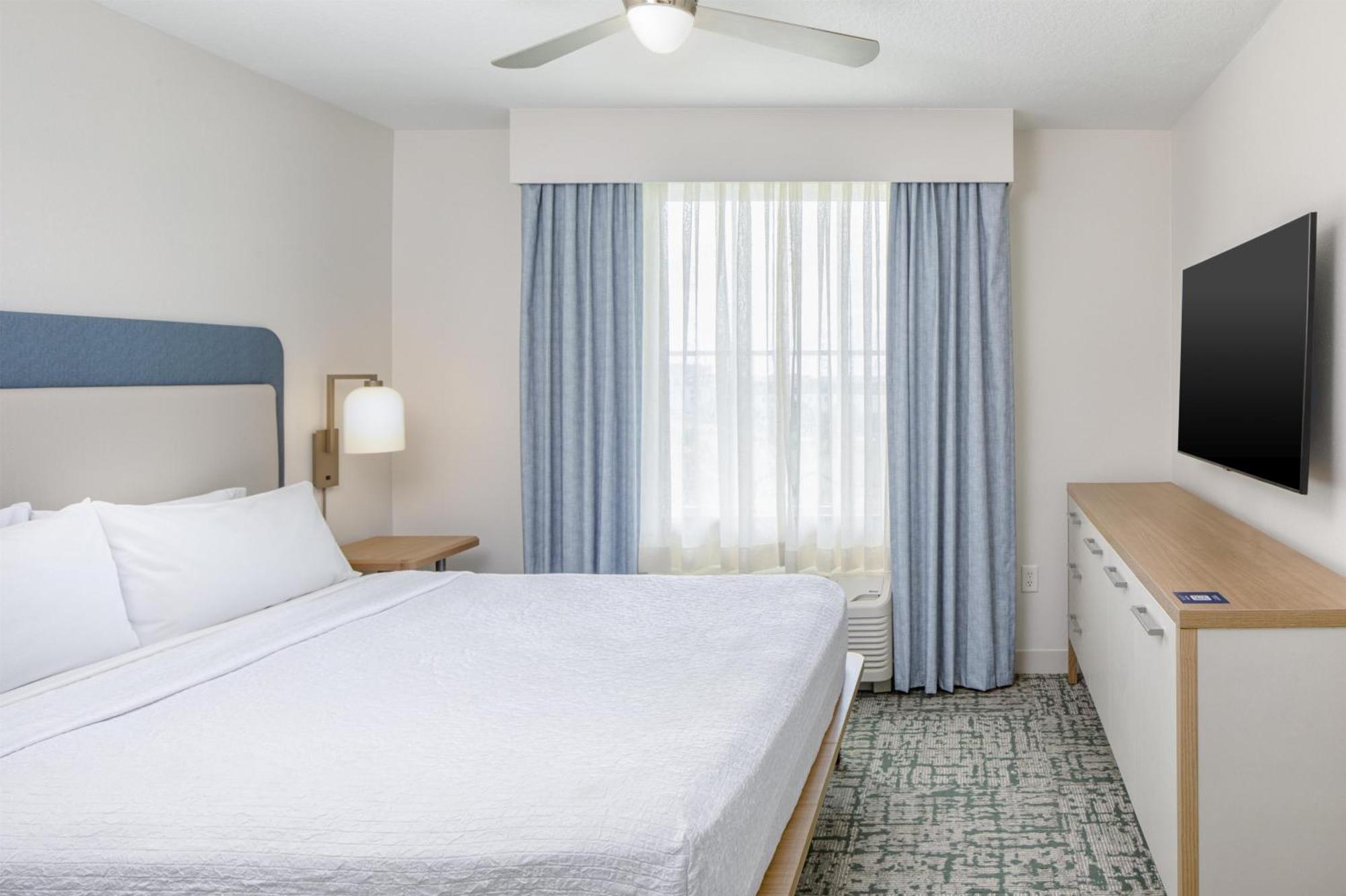 Two Bedroom Suite with One King and Two Queen Beds - Non-Smoking