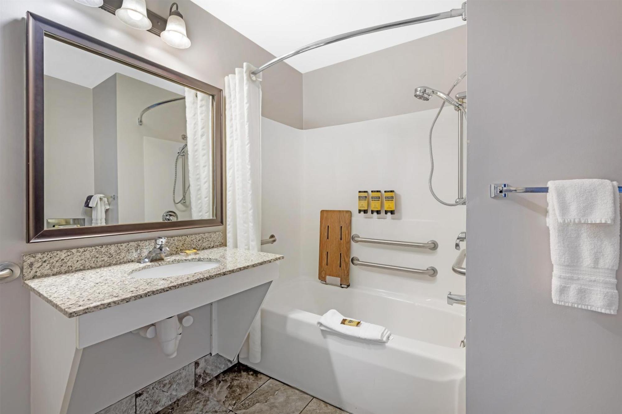 King Room Bath Tub Mobility Access Room or Non-Smoking