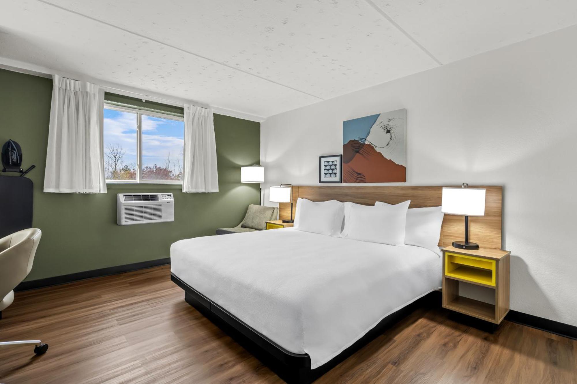 King Room with Mobility Accessible Tub