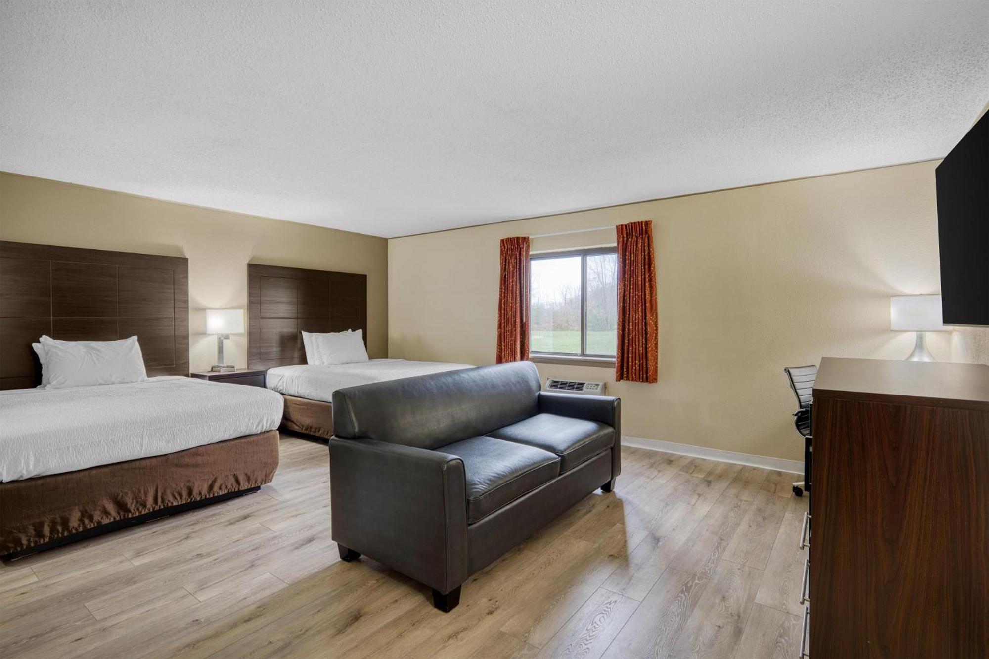 Queen Room Two Queen Beds Sofa Bed Non-Smoking