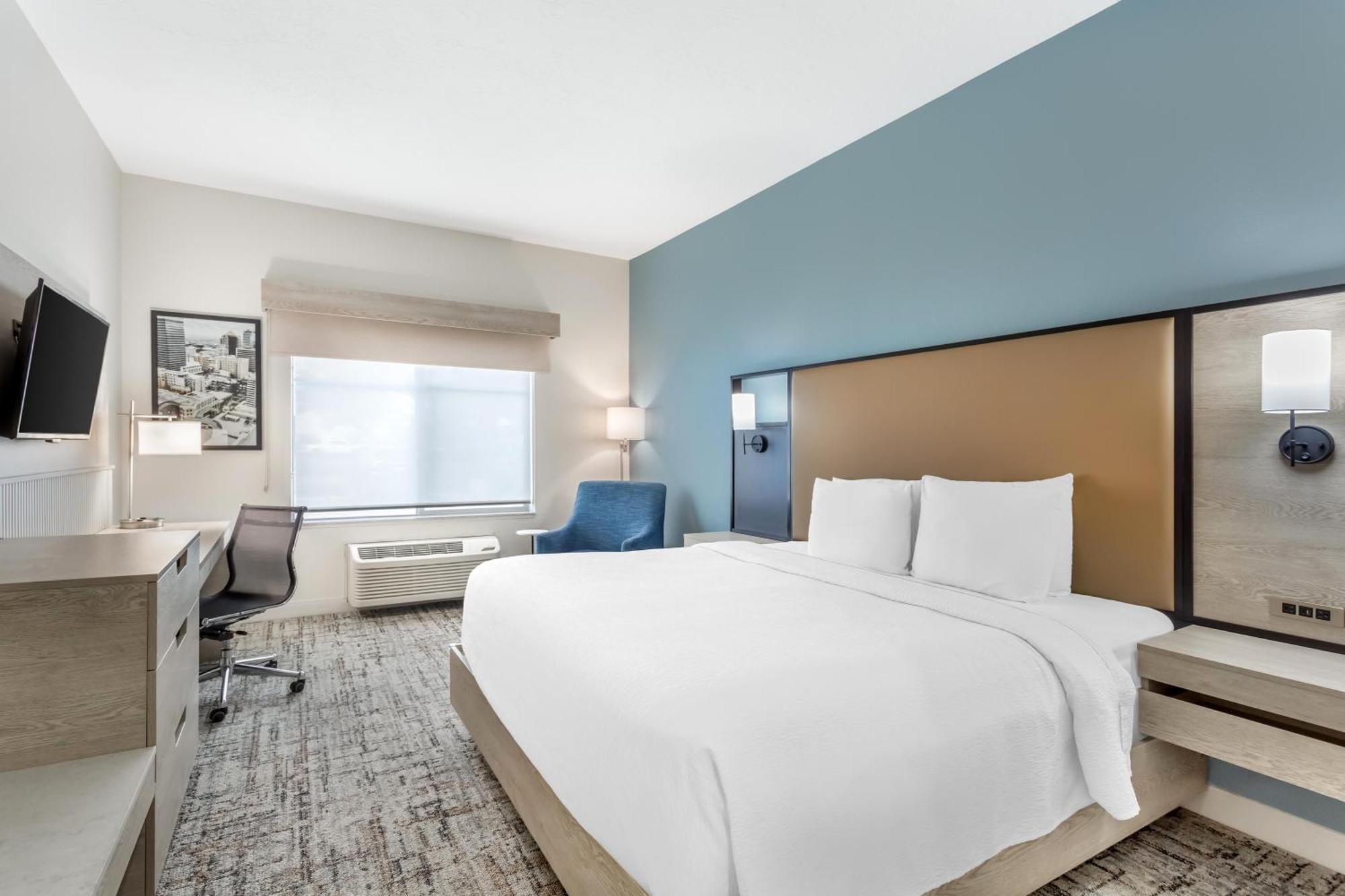 King Room with Bath Tub - Disability Access/Non-Smoking