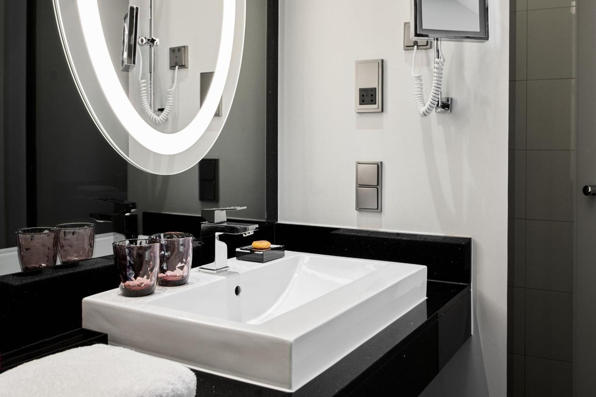 Junior Suite 1 King