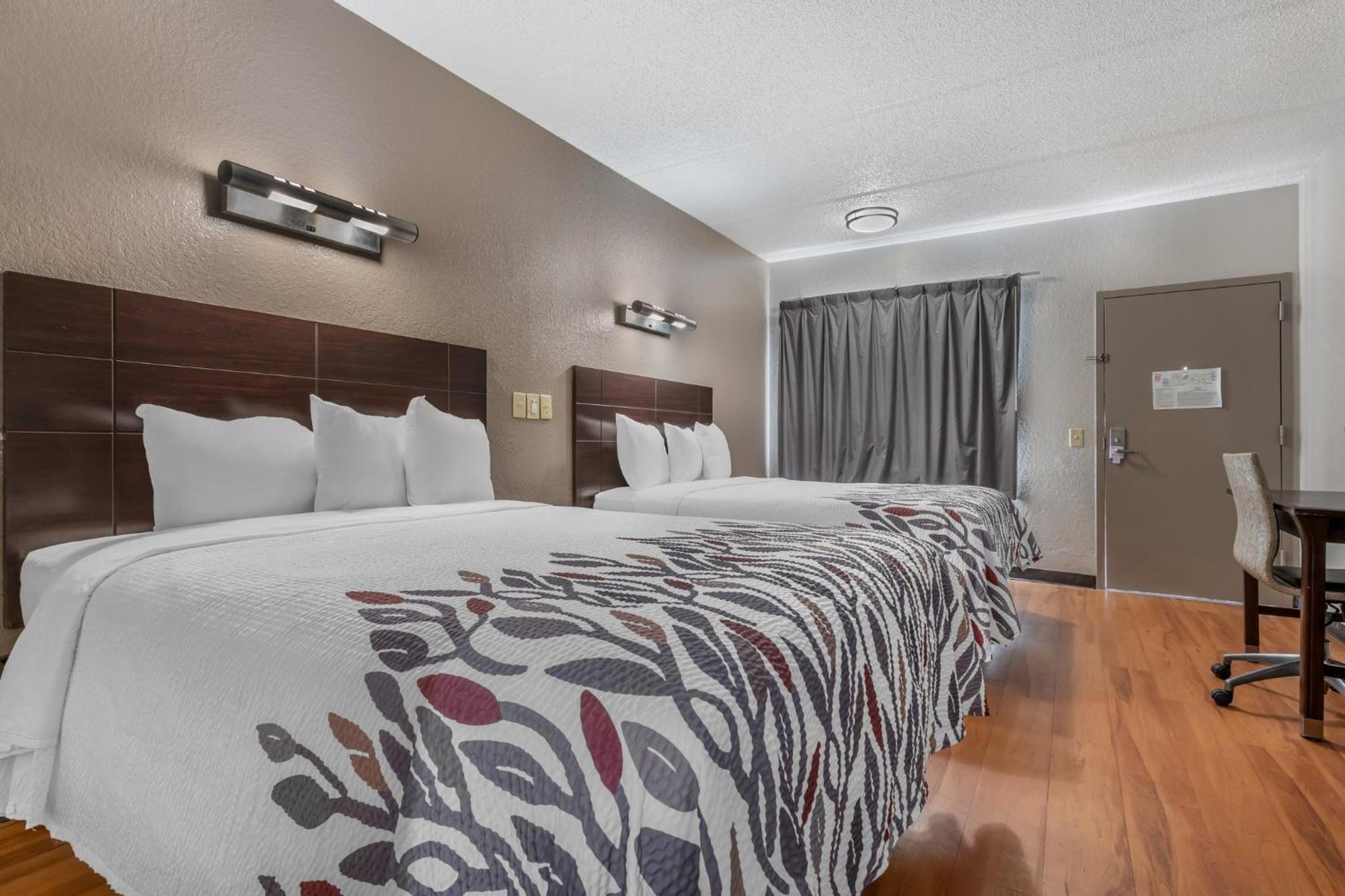 Deluxe Room Two Queen Beds Smoking