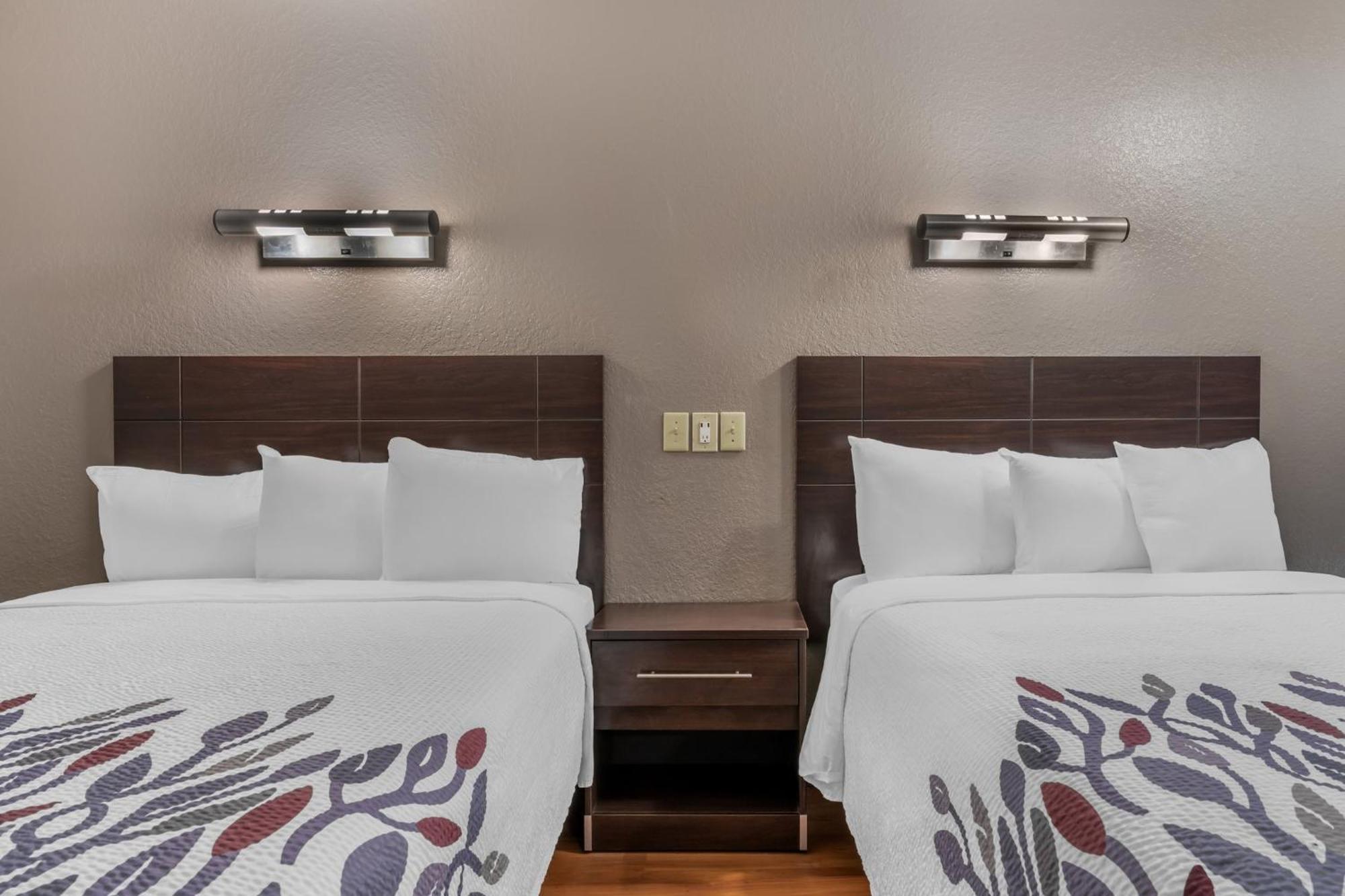 Deluxe Room Two Queen Beds Smoking