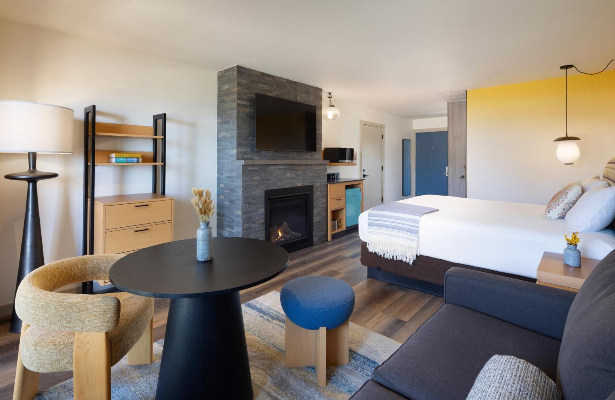 King Room with Sofa Bed
