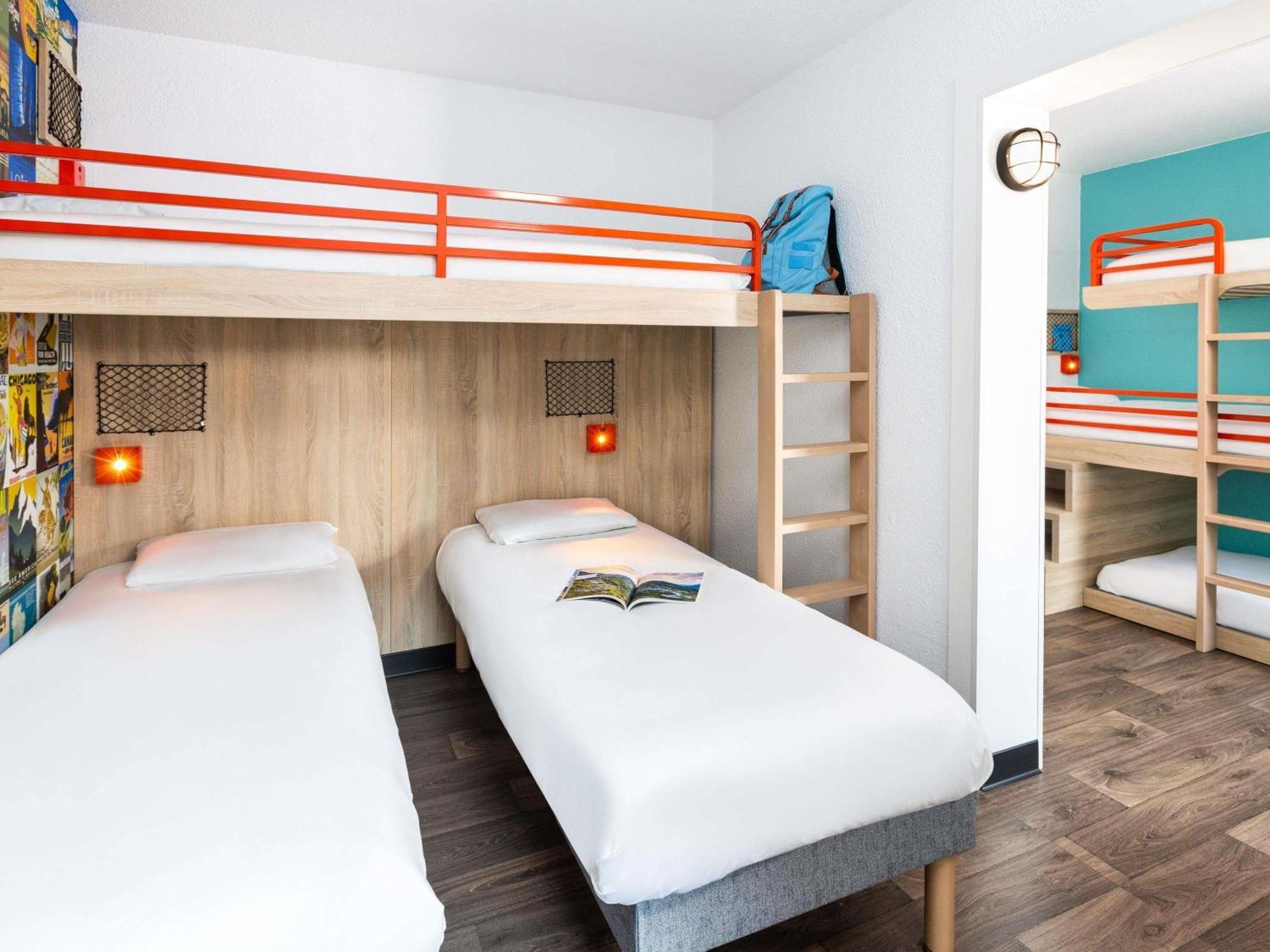 Room Two Twin Beds One Bunk Bed,1739475292:JPEG