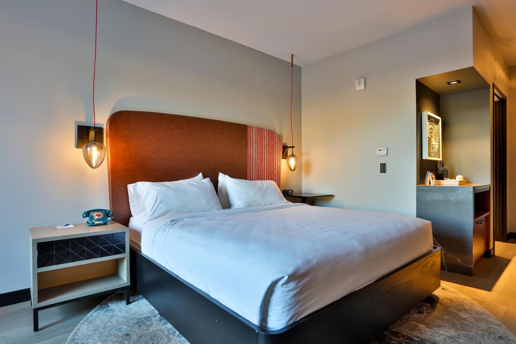 Standard King Room
