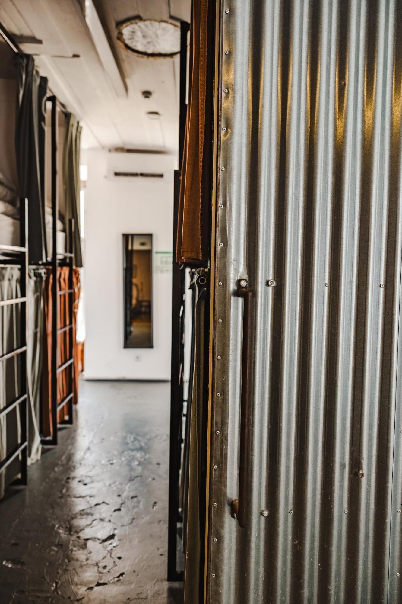 Single Bed Mixed Dormitory Room