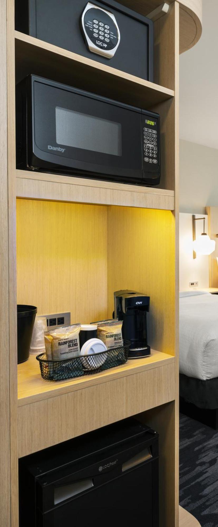Queen Room Two Queen Beds Mobility Access or Bathtub Accessible