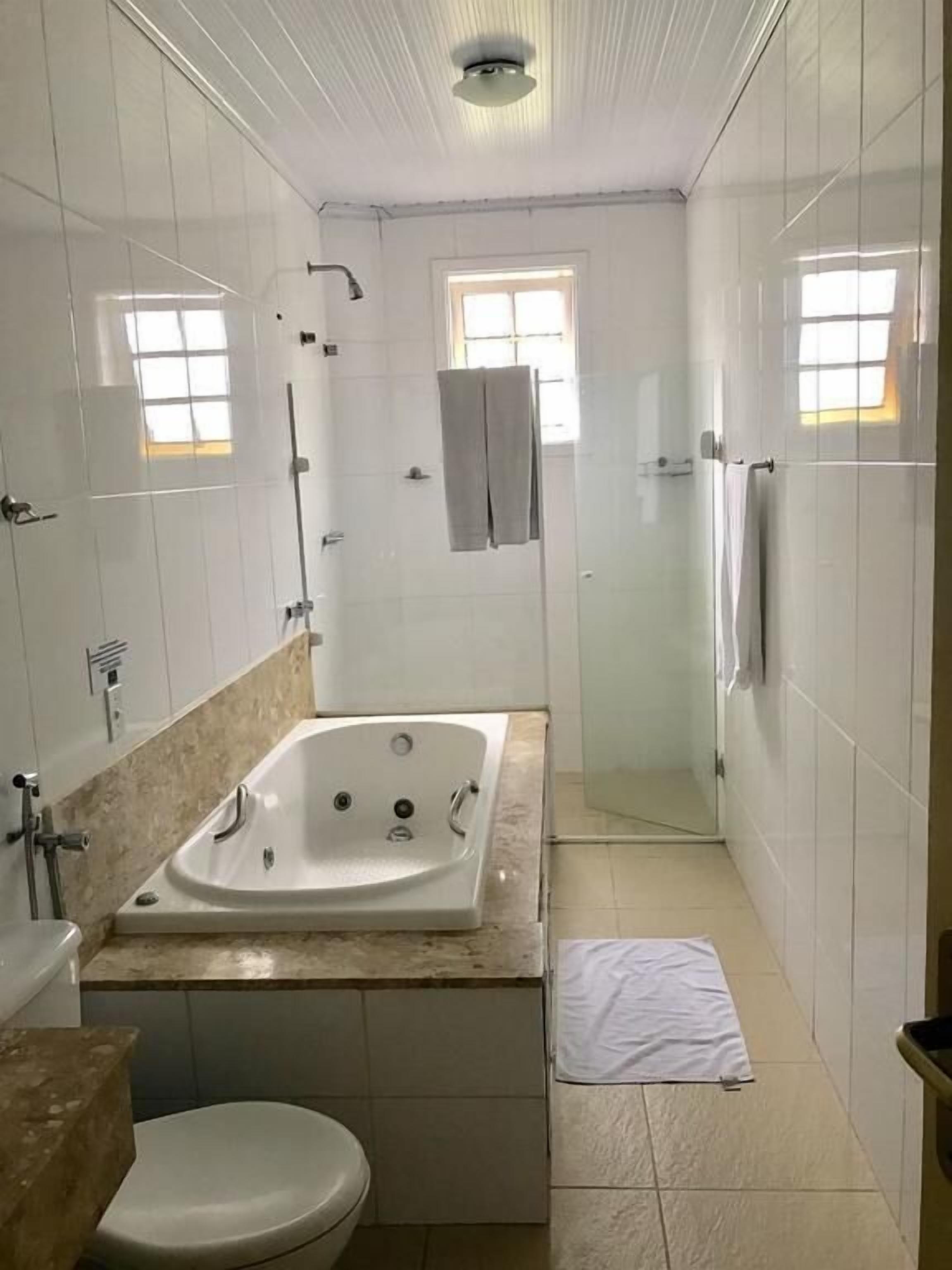 Quadruple Room Bath,1756730514:JPEG