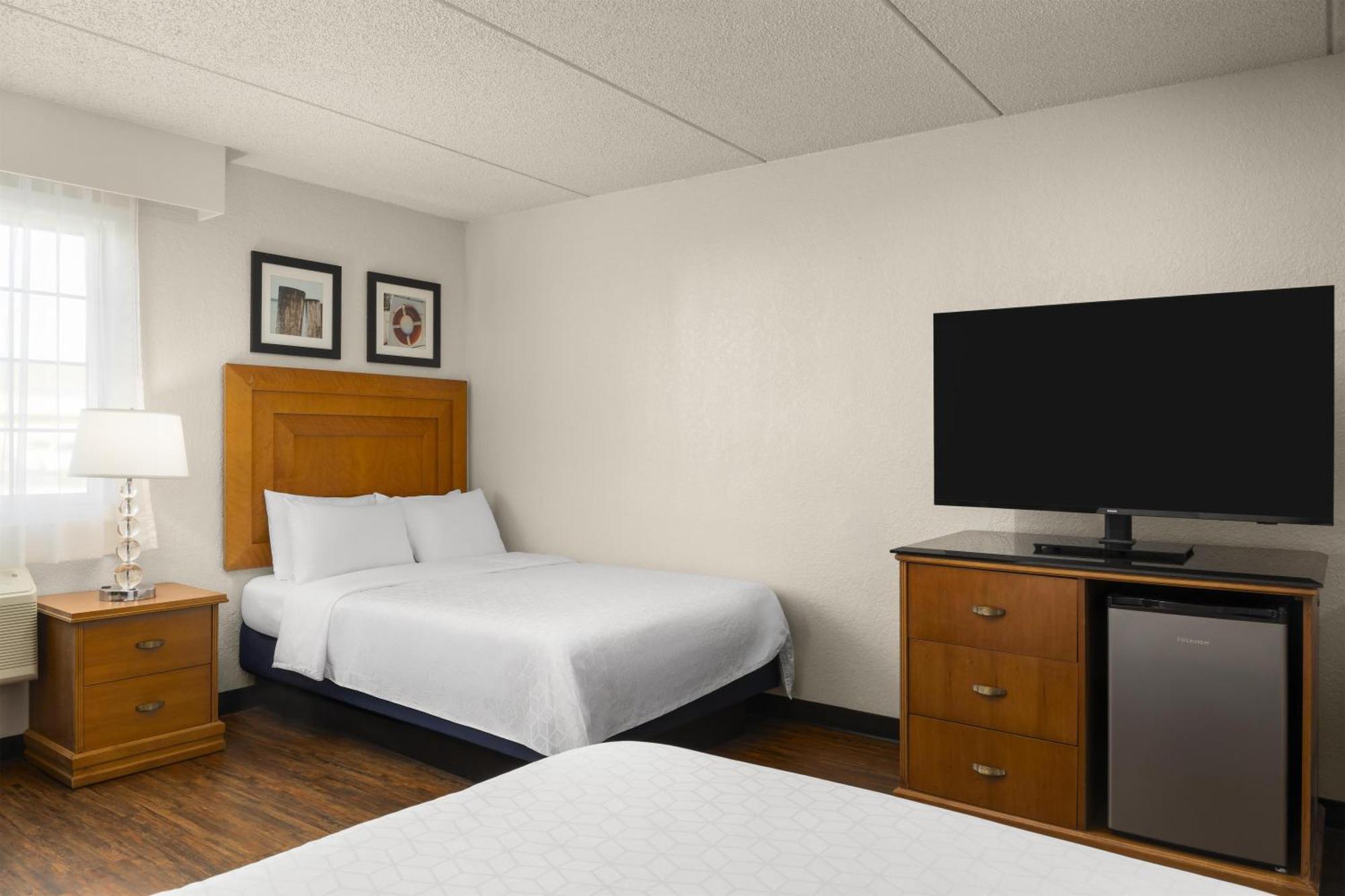 Double Room Two Double Beds Bath Tub Disability or Non-Smoking,1733493677:JPEG