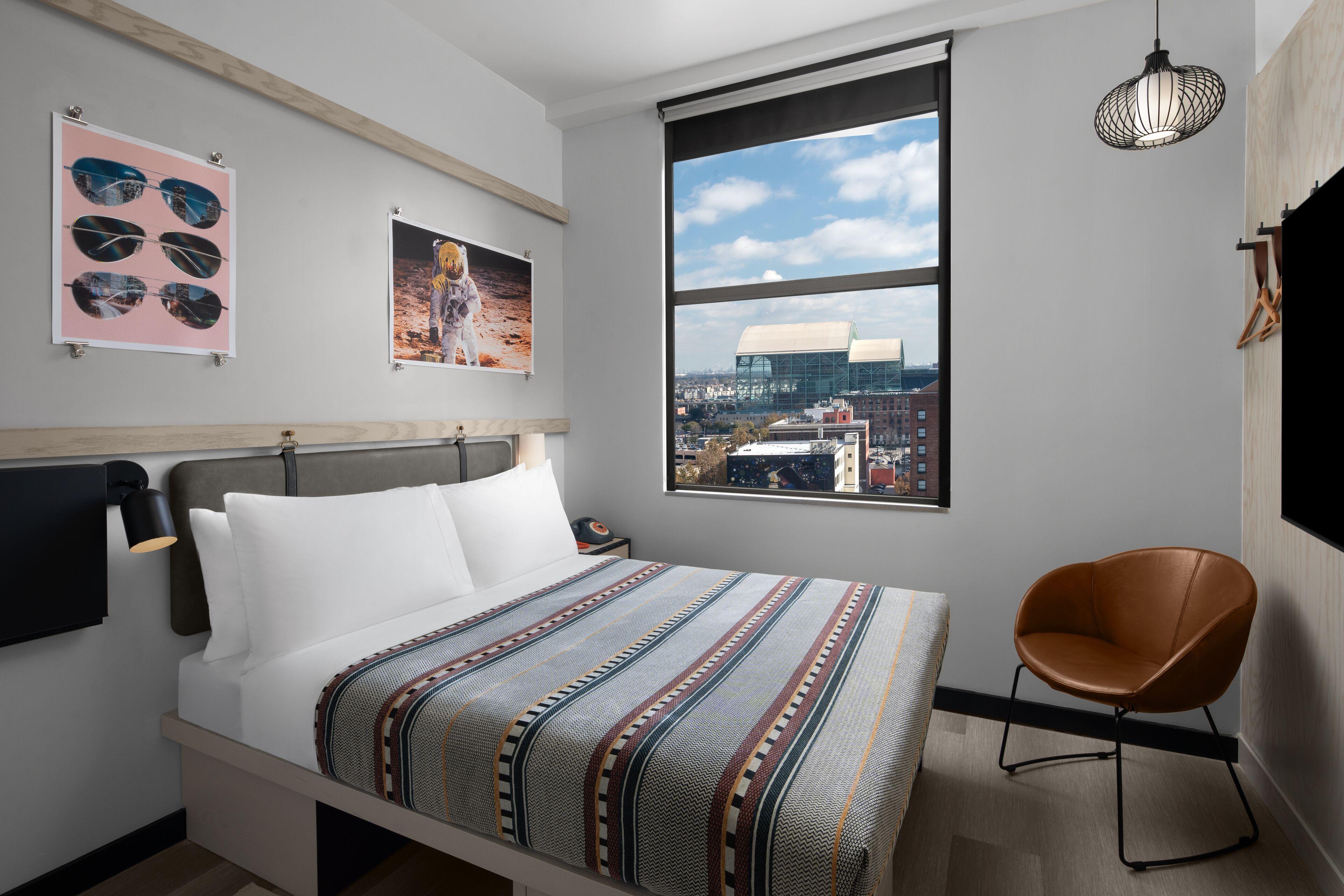 Queen Room with City View
