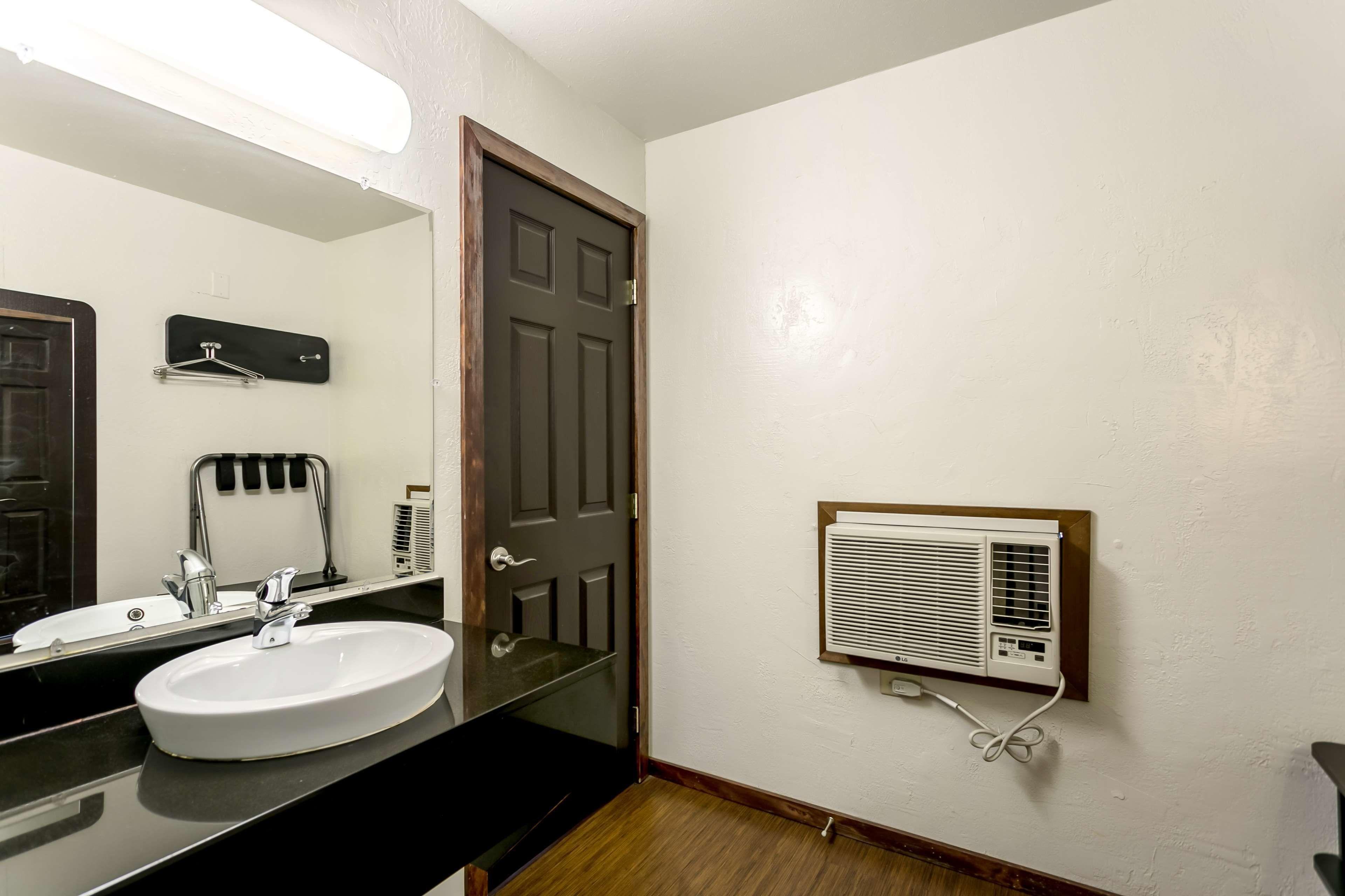 2 Queen Beds | Non-Smoking Mini Fridge
