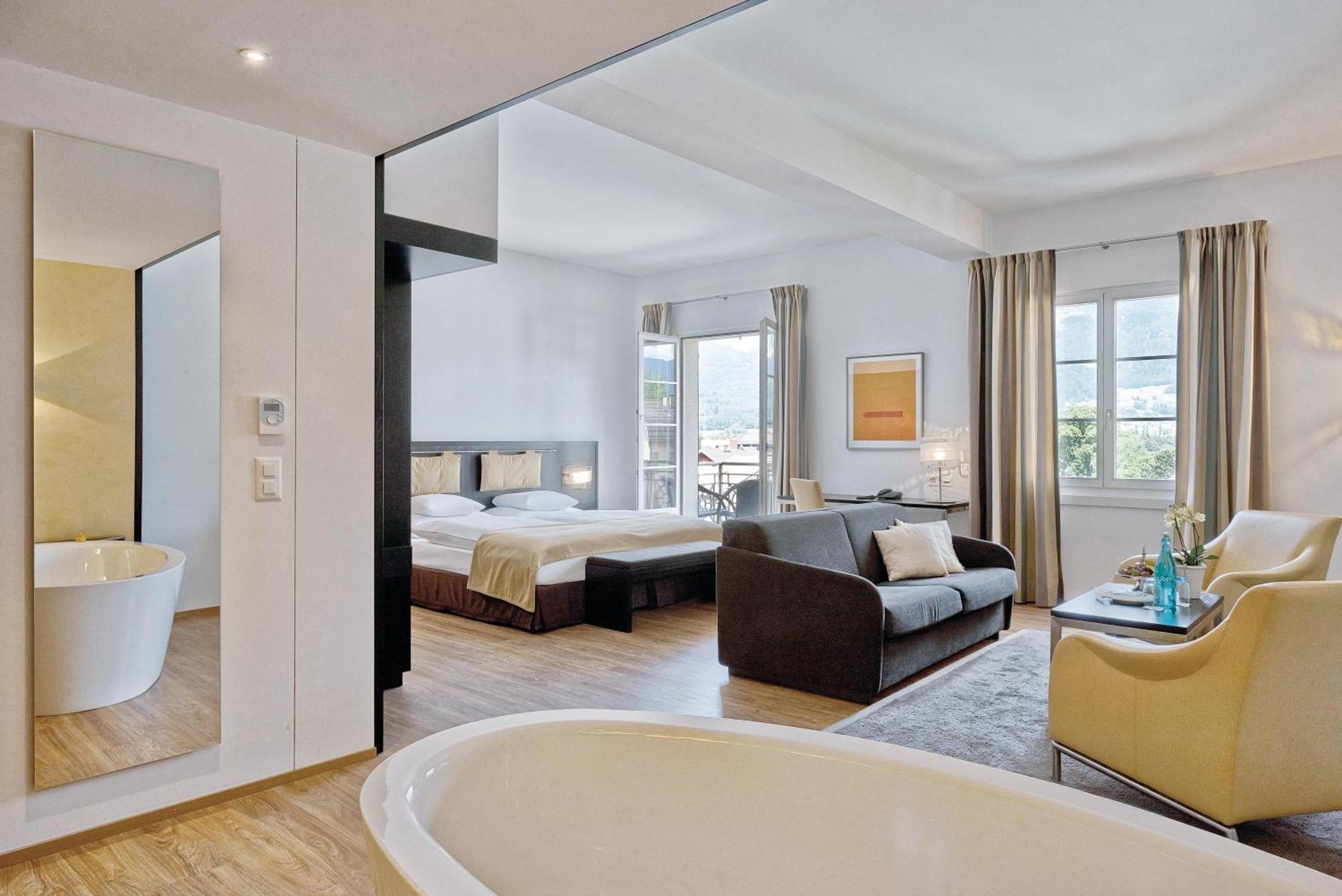 Junior Suite partially balcony