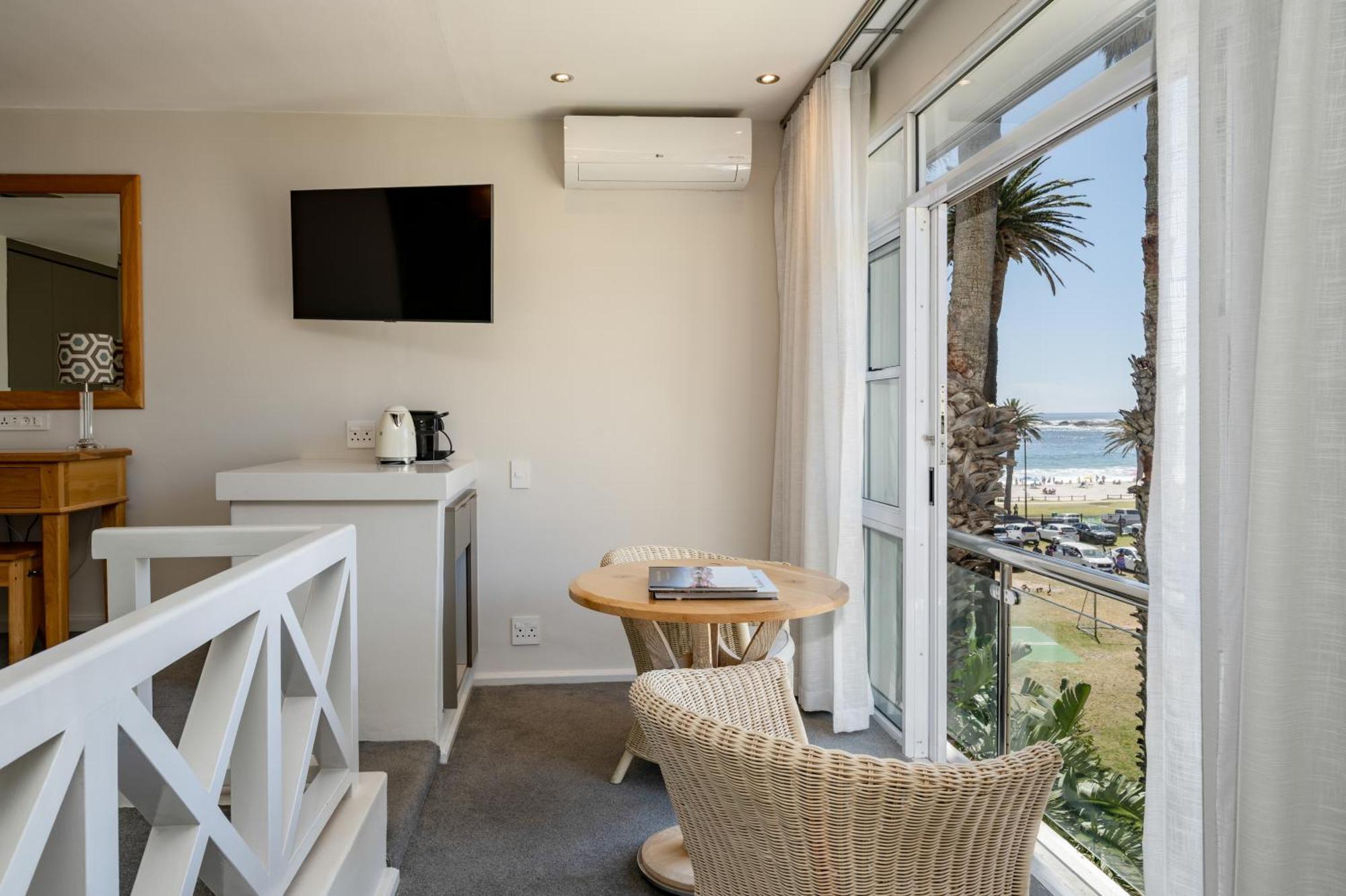 Sea and Mountain Room