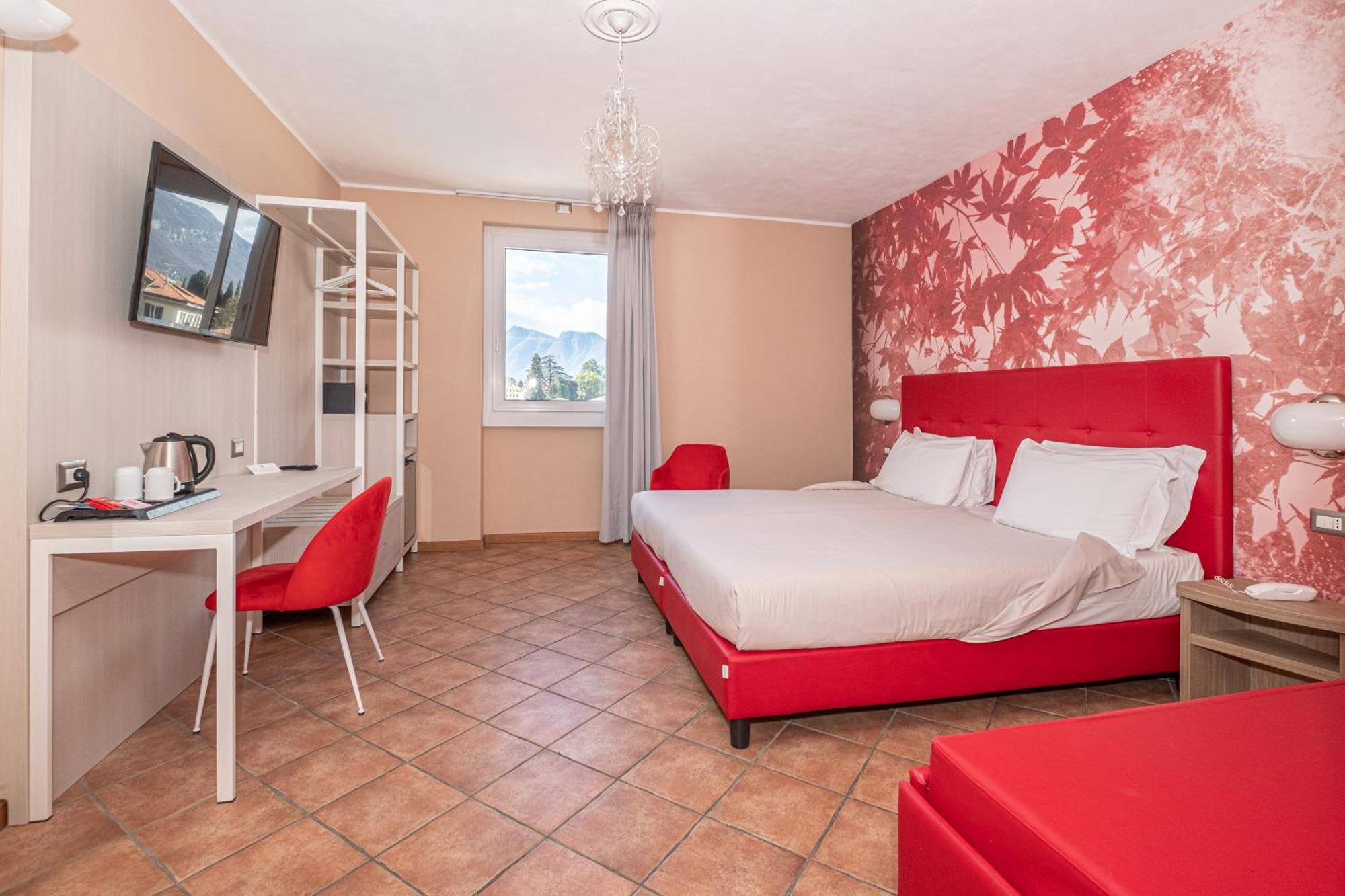 Double Room Lateral Lake View