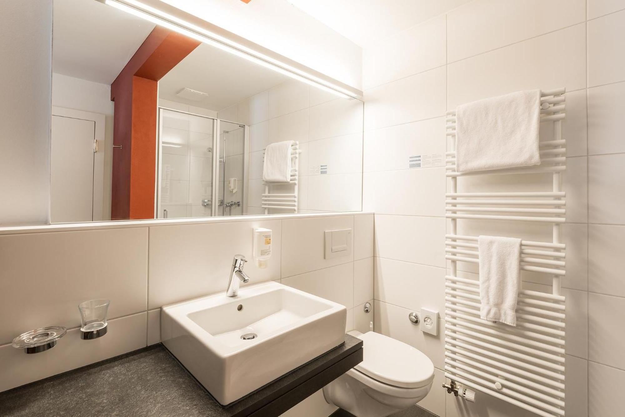 Urban Essential Room