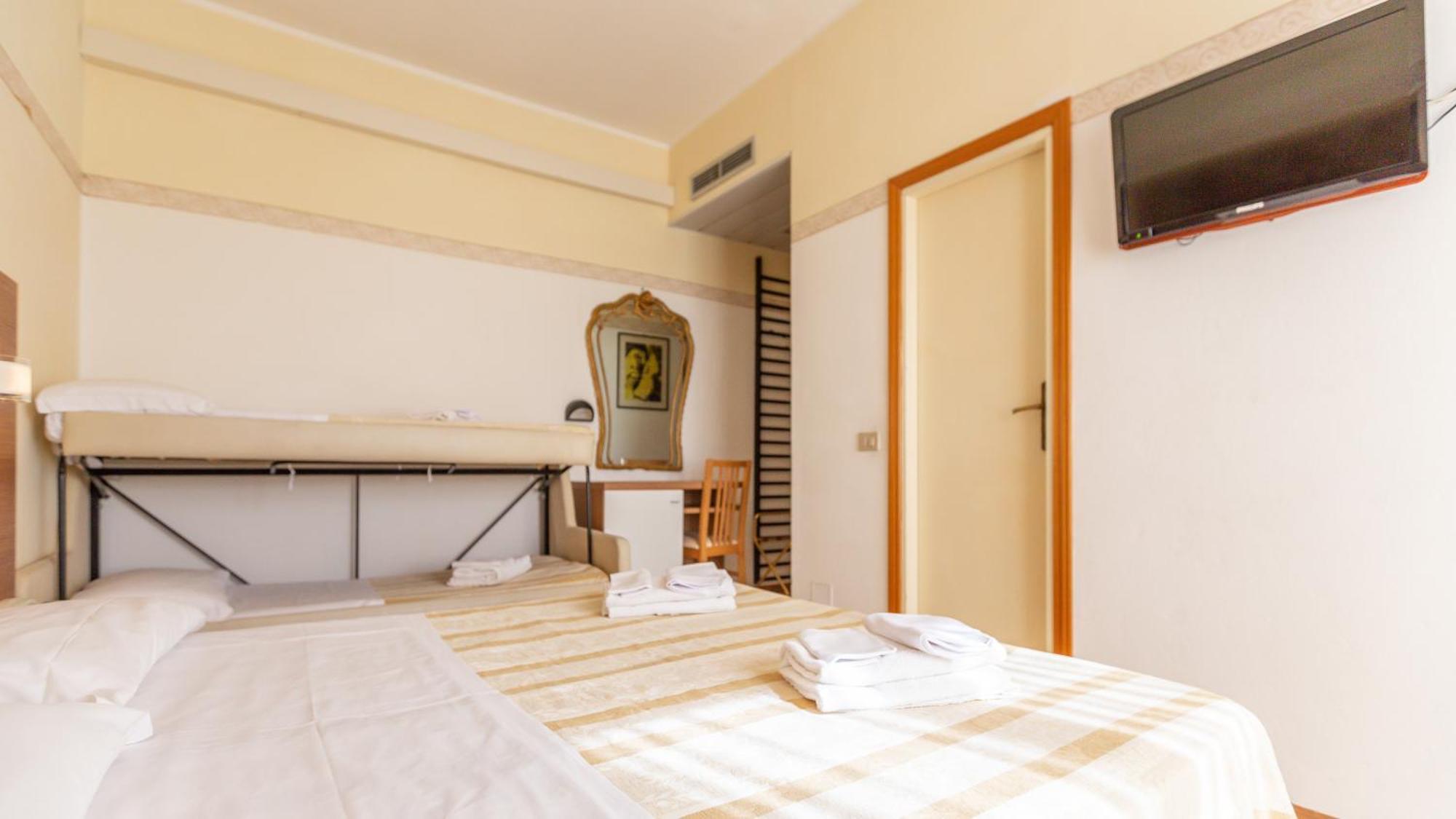 Classic Quadruple Room