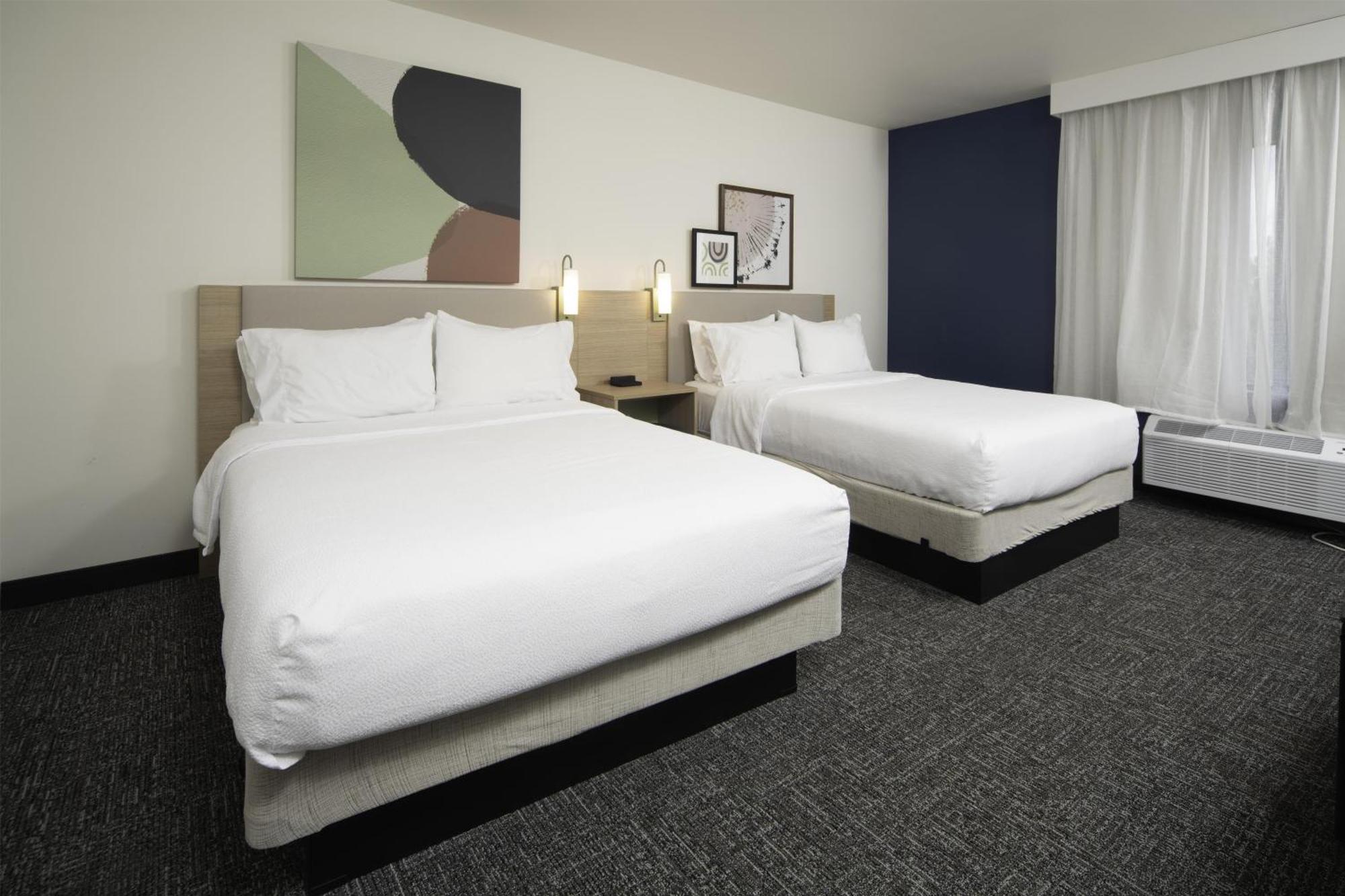Queen Room Two Queen Beds
