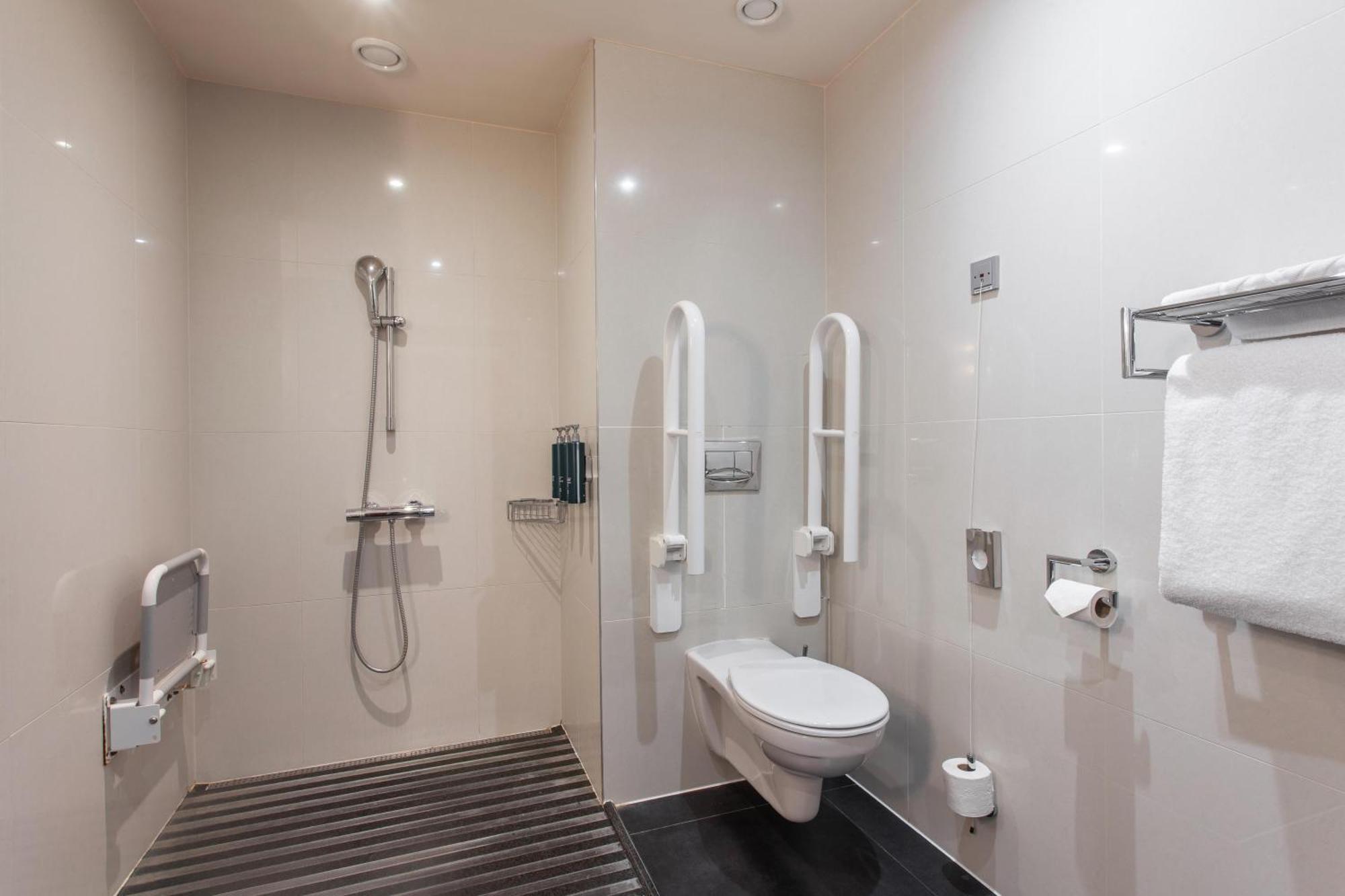King Room Mobility Access
