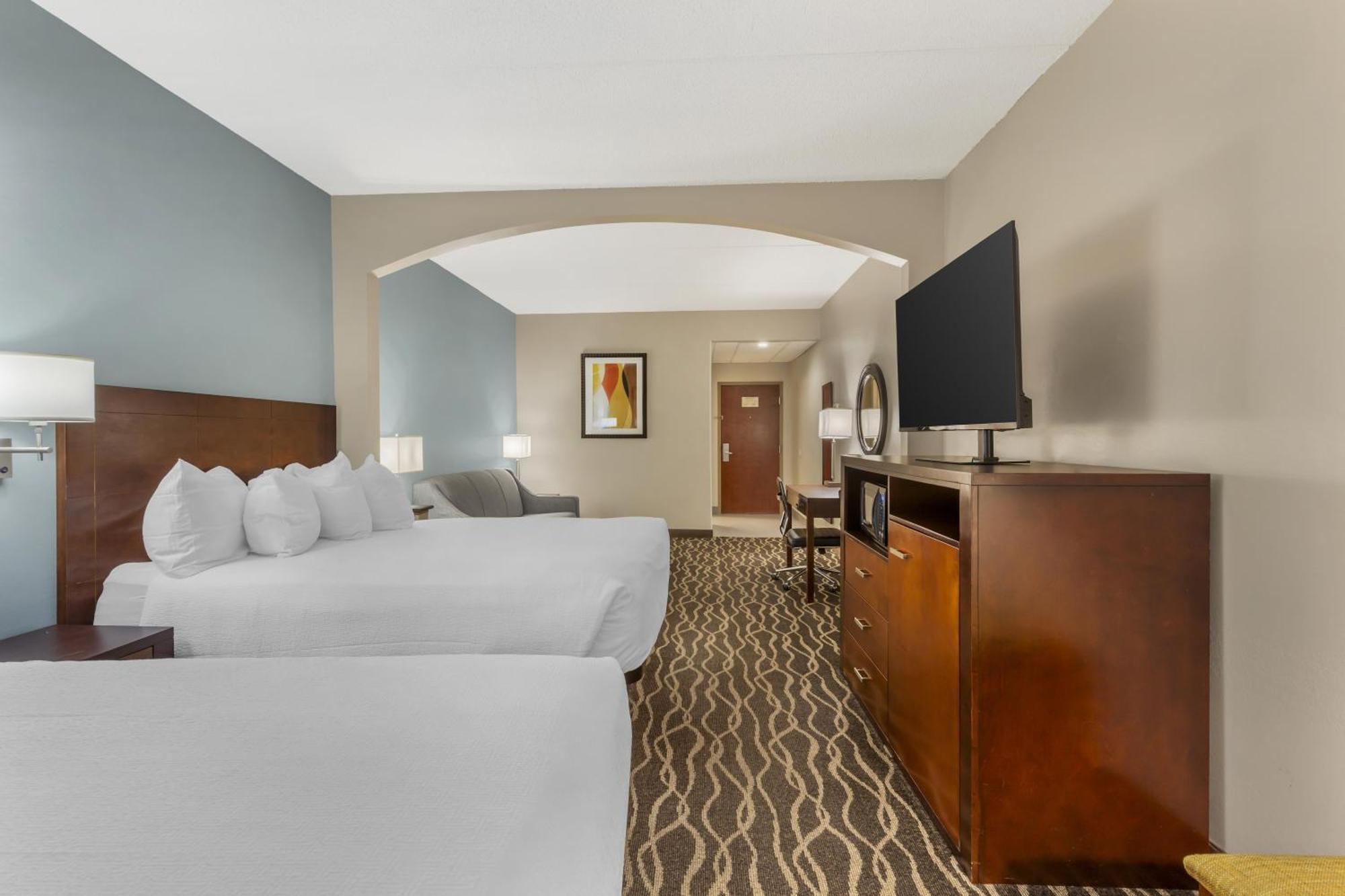 Queen Suite with Two Queen Beds and Sofa Bed