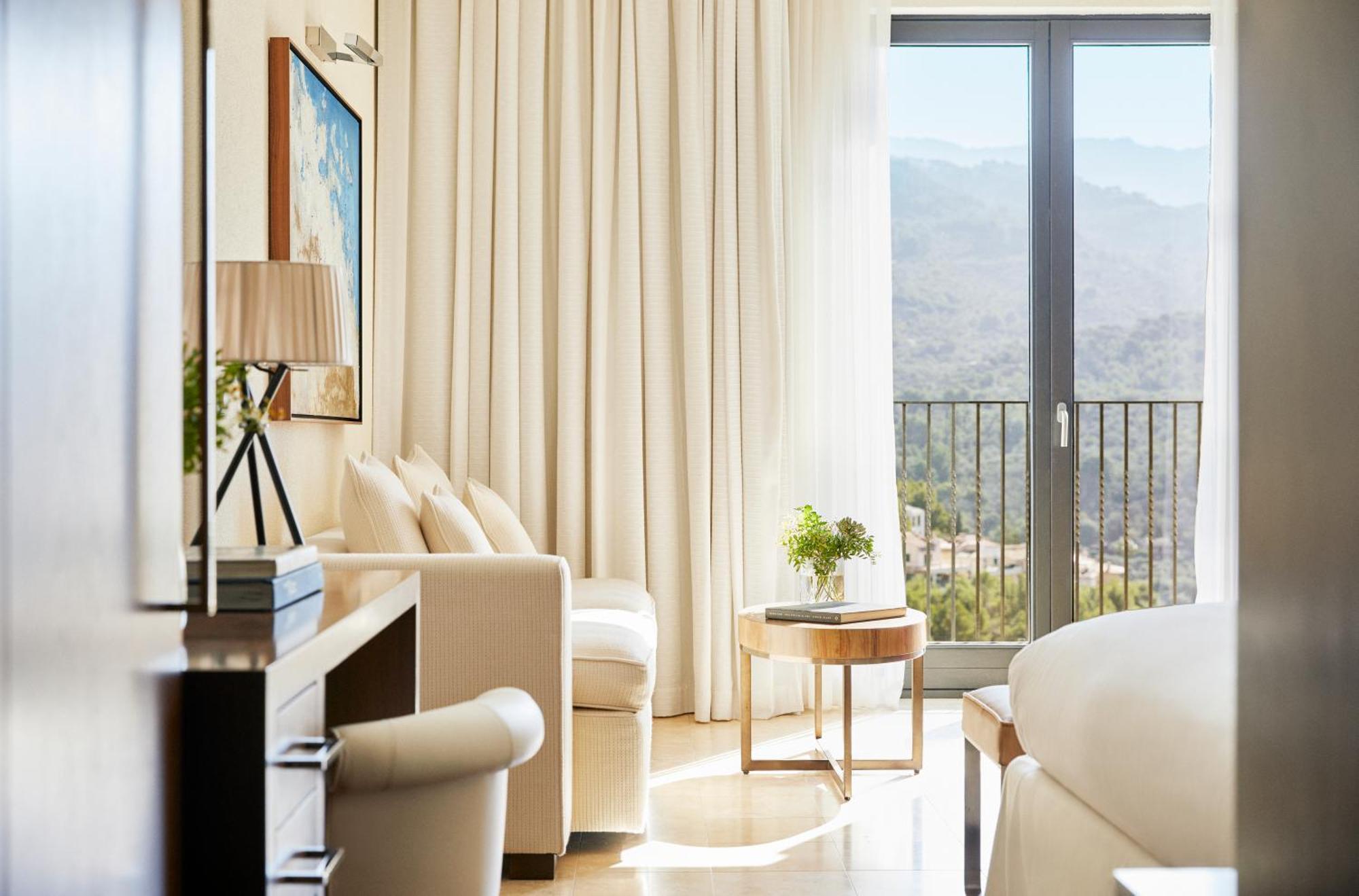 Deluxe Double Room Tramuntana Mountain View
