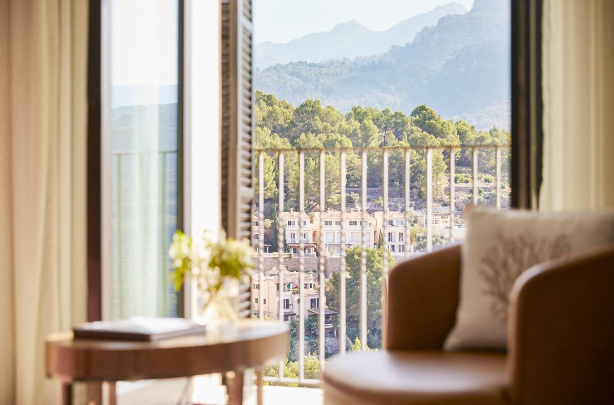 Deluxe Double Room Tramuntana Mountain View