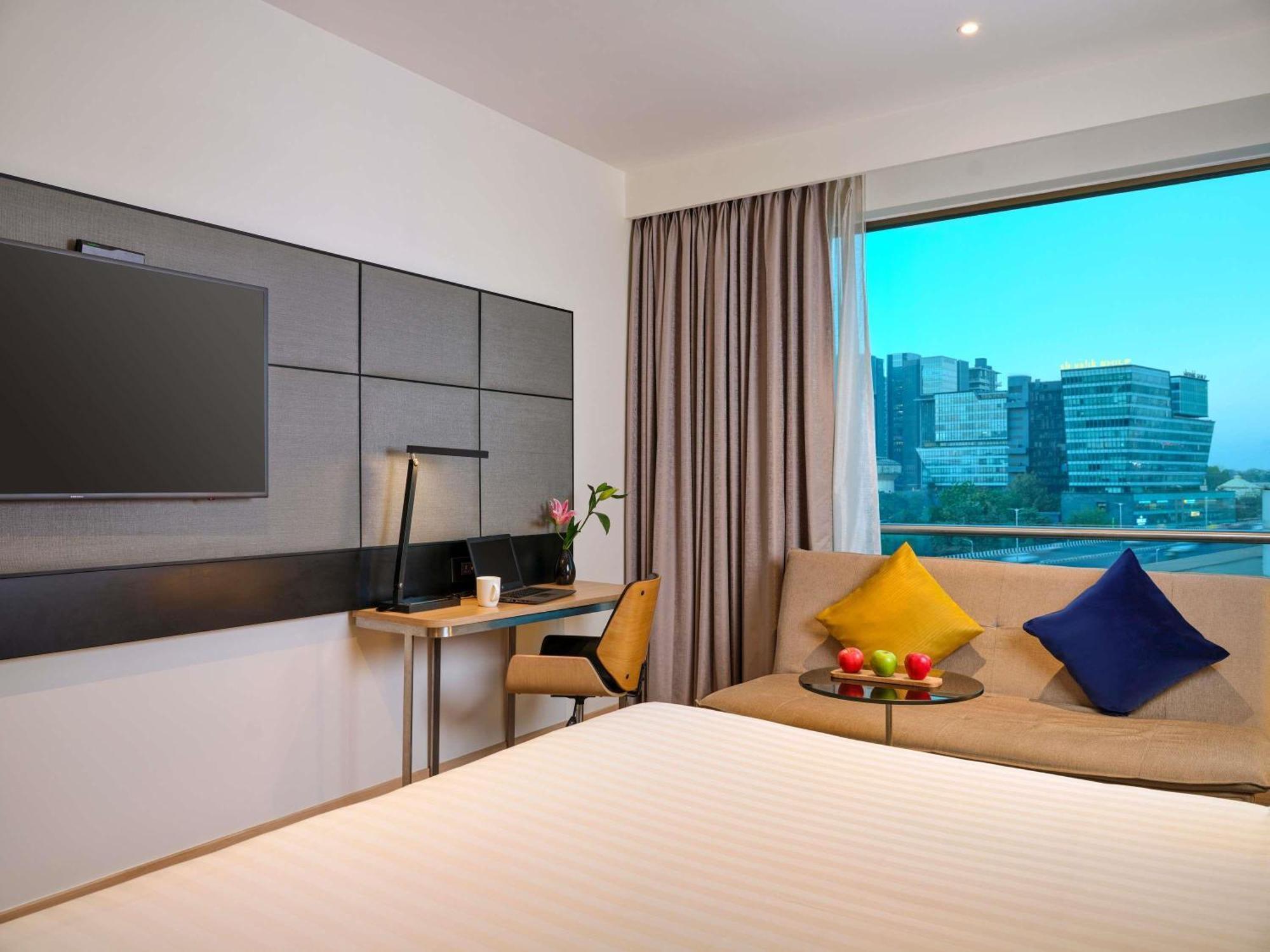 Premier King Room on Exclusive Floor Premier Lounge Access on Food & Beverage Laundry SPA