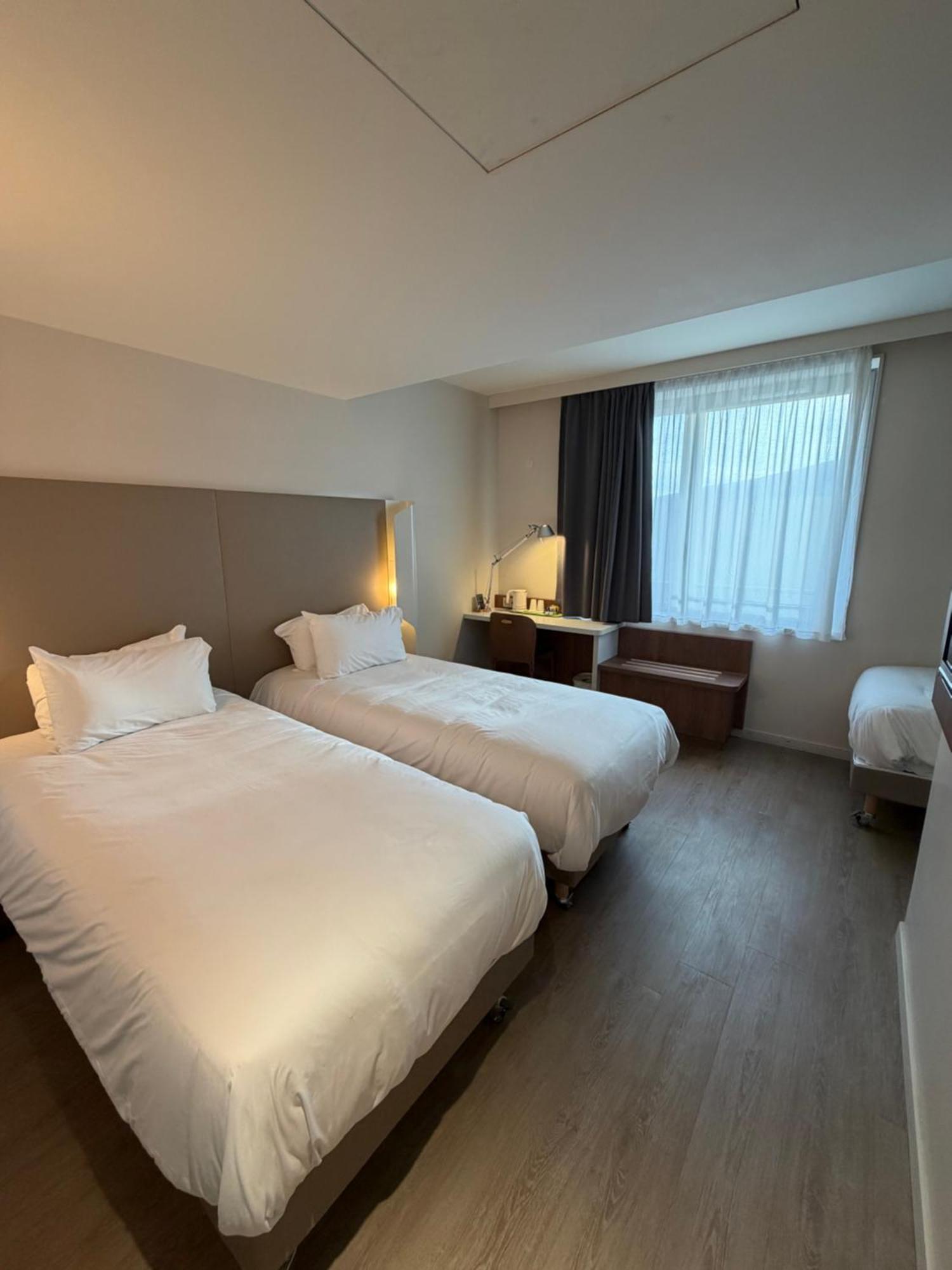 Standard Room Three Single Beds