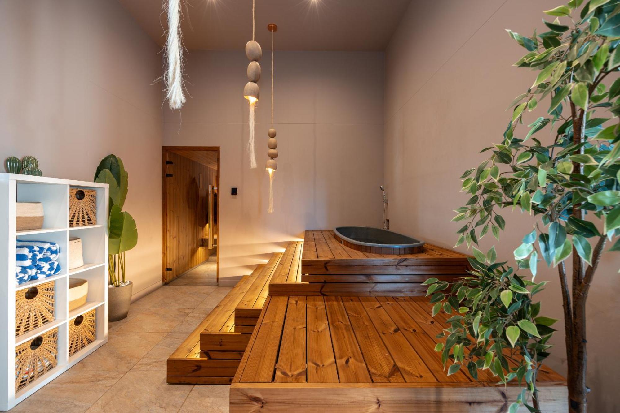 Deluxe Apartment Low Floor