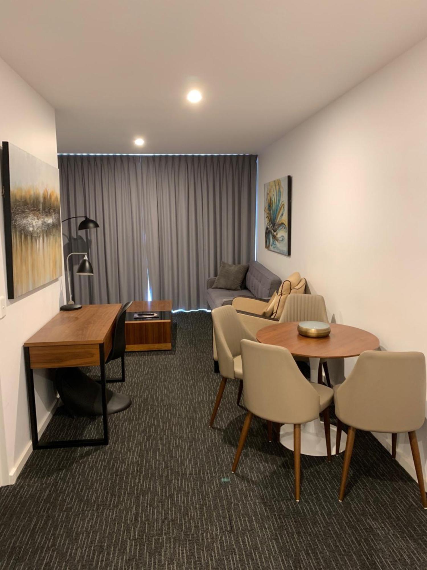 Executive Two-Bedroom or Two-Bathroom Apartment Non Pet Friendly