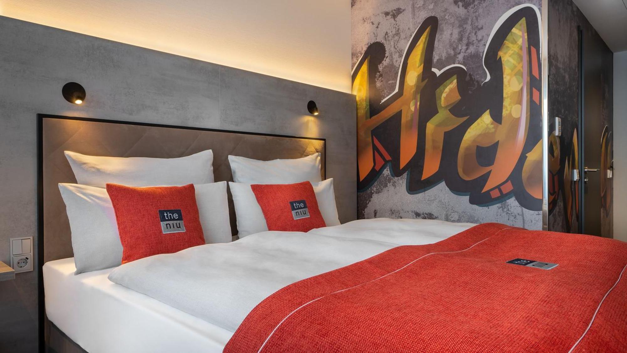 Standard Queen Room