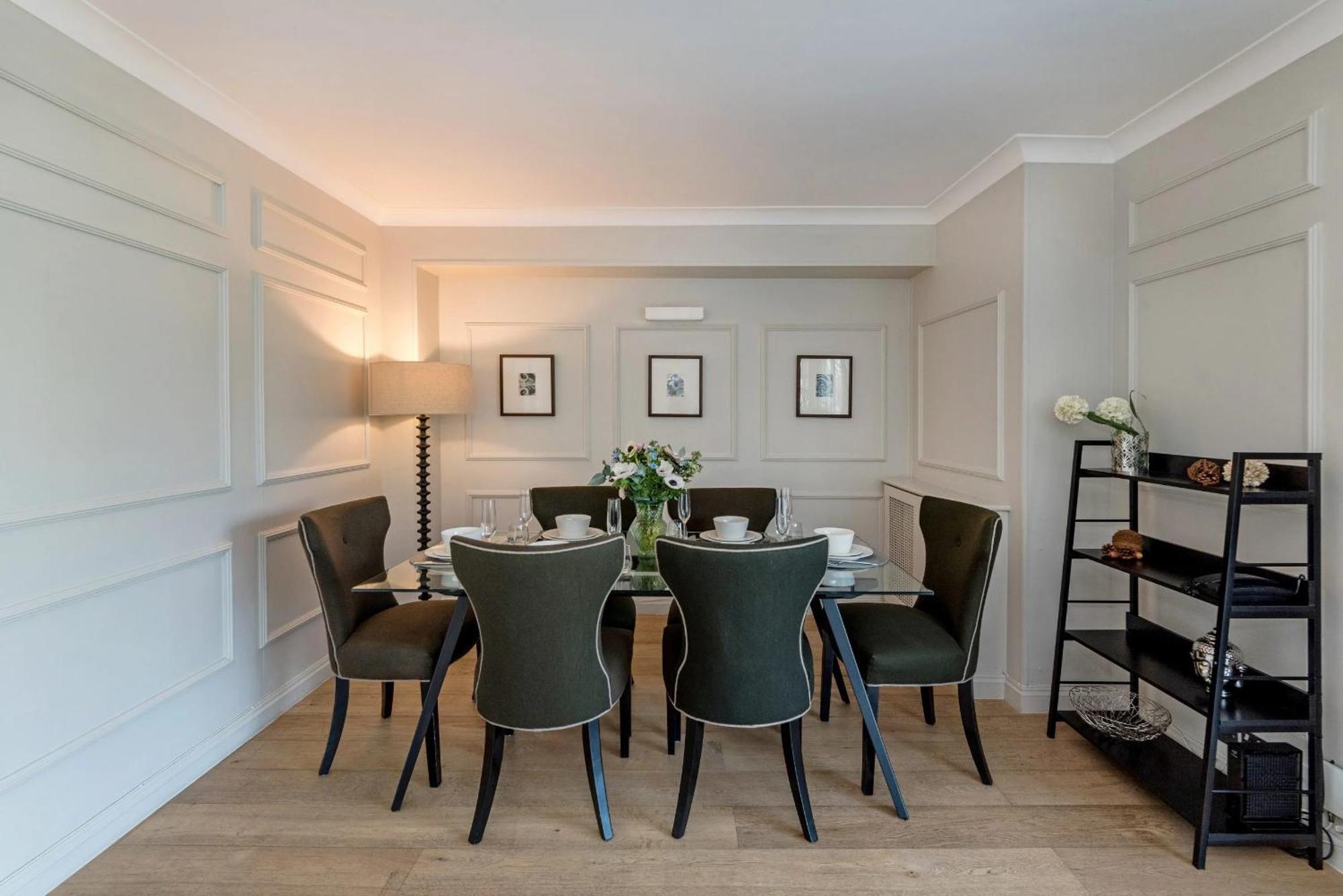 The Royal Albert Memorial Apartment