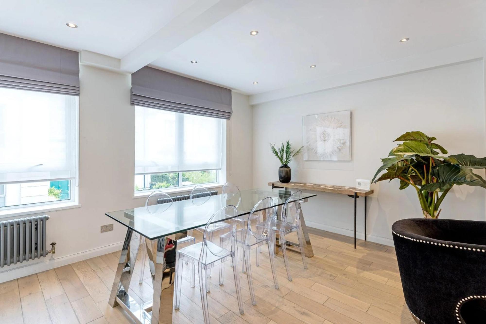 The Buckingham & Lloyds Apartment