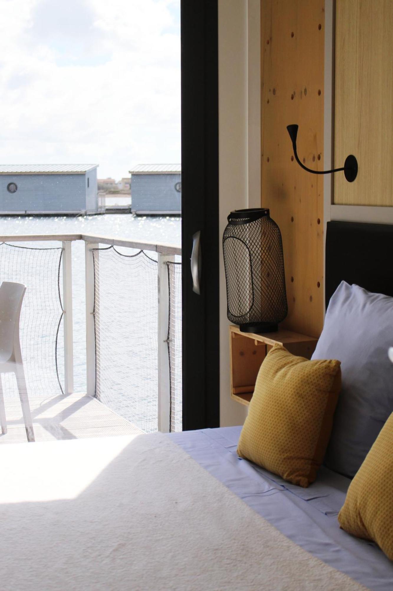 Two-Bedroom LodgeBoat Yacht Club Side