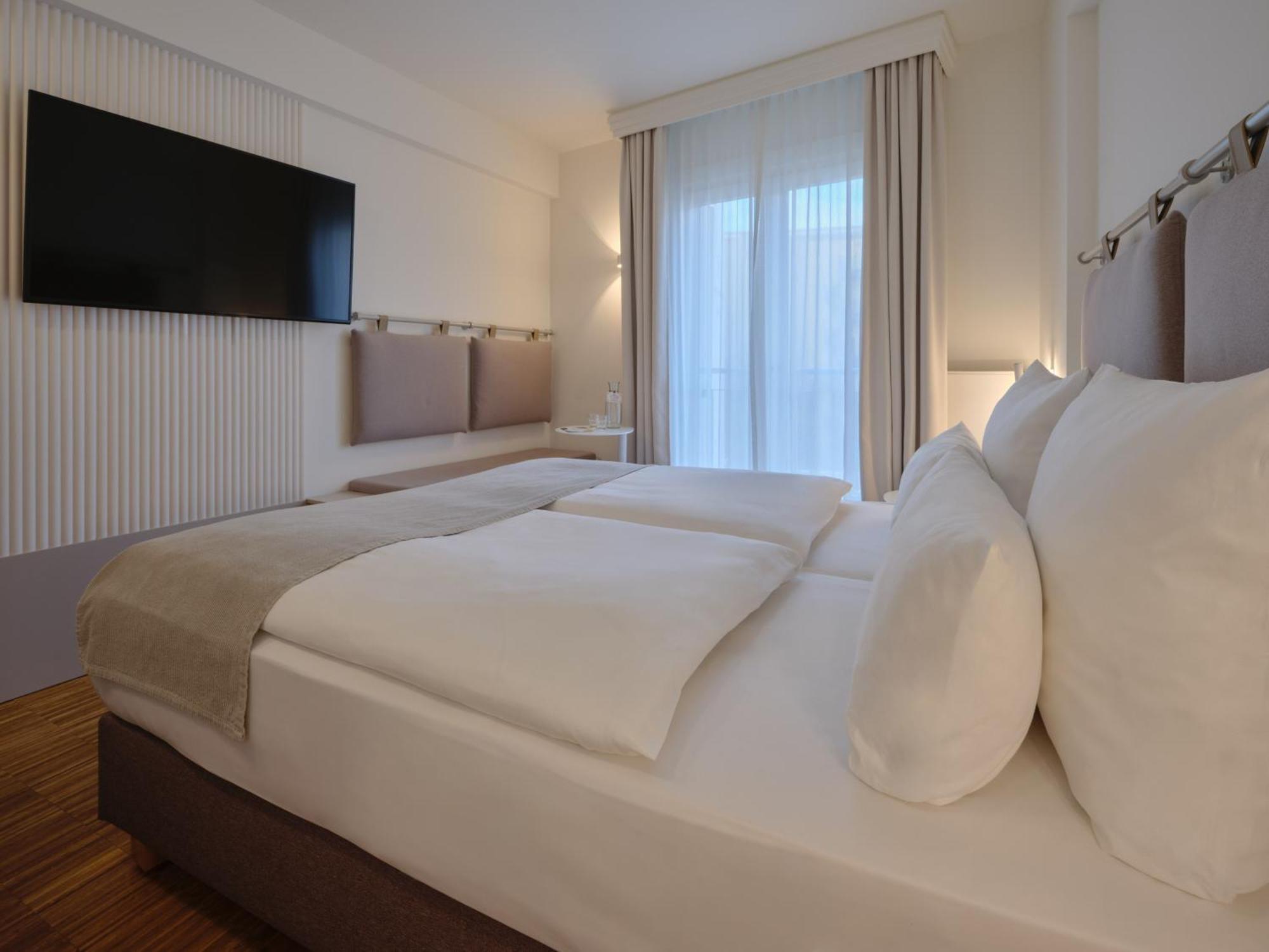 Classic Double Room