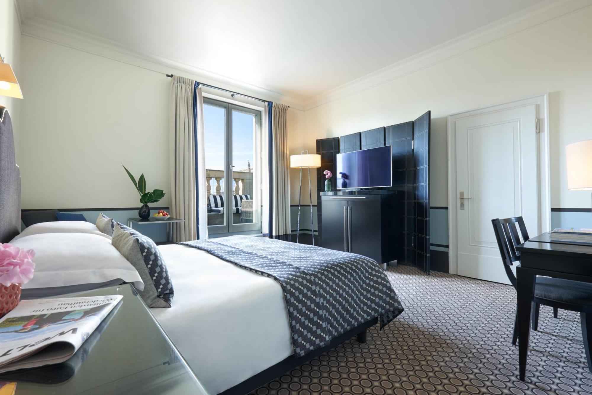 Premier Room