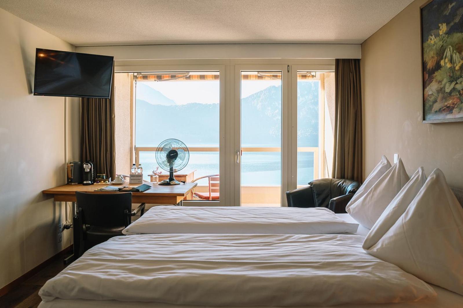 Classic Double Room with Balcony and Lake View