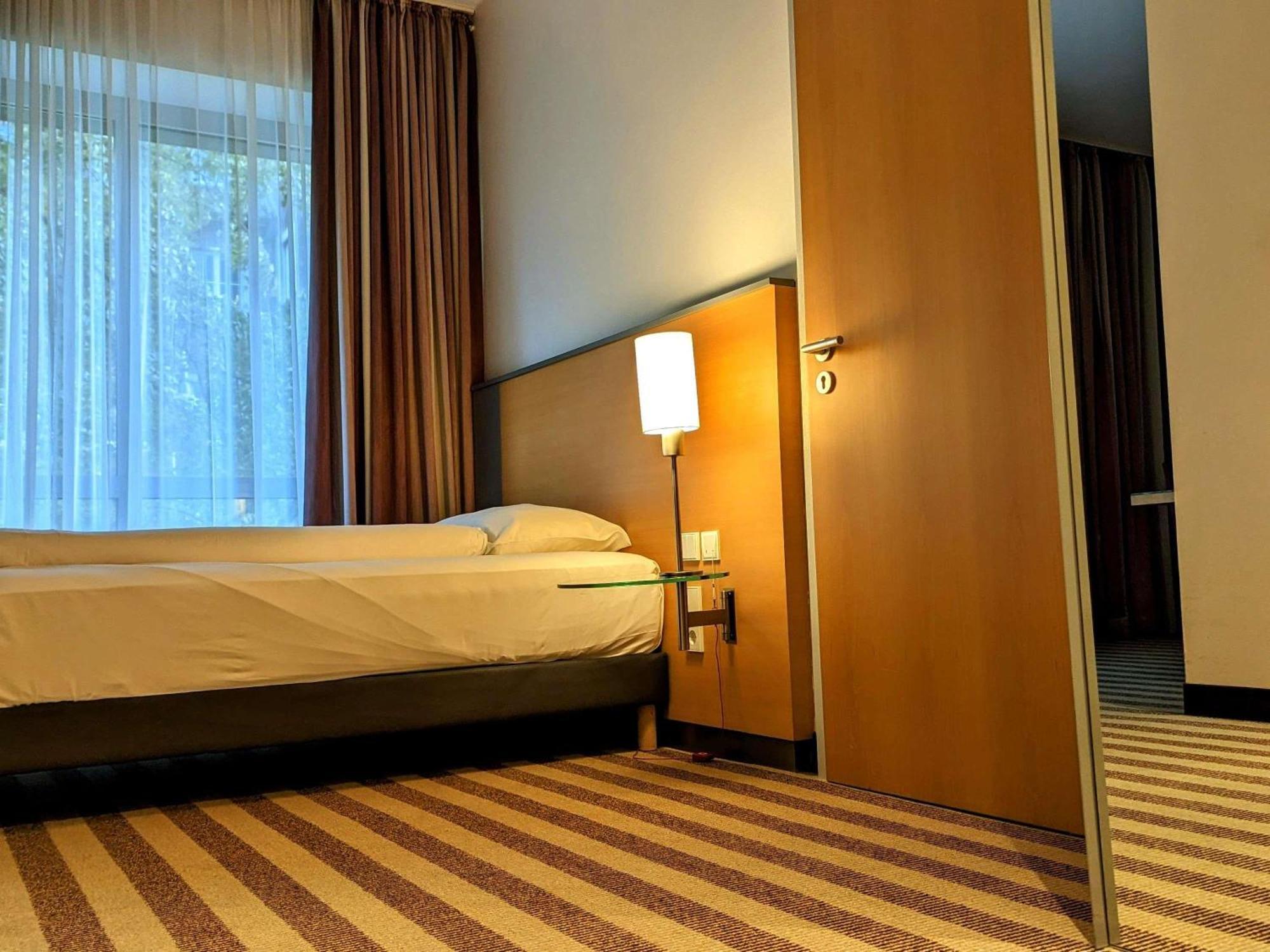 Standard Single Room barrier