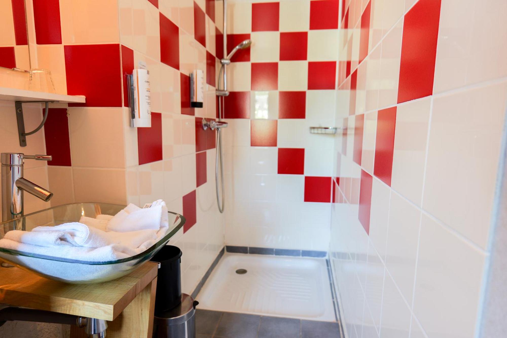 Single Room Shower,1742576571:JPEG
