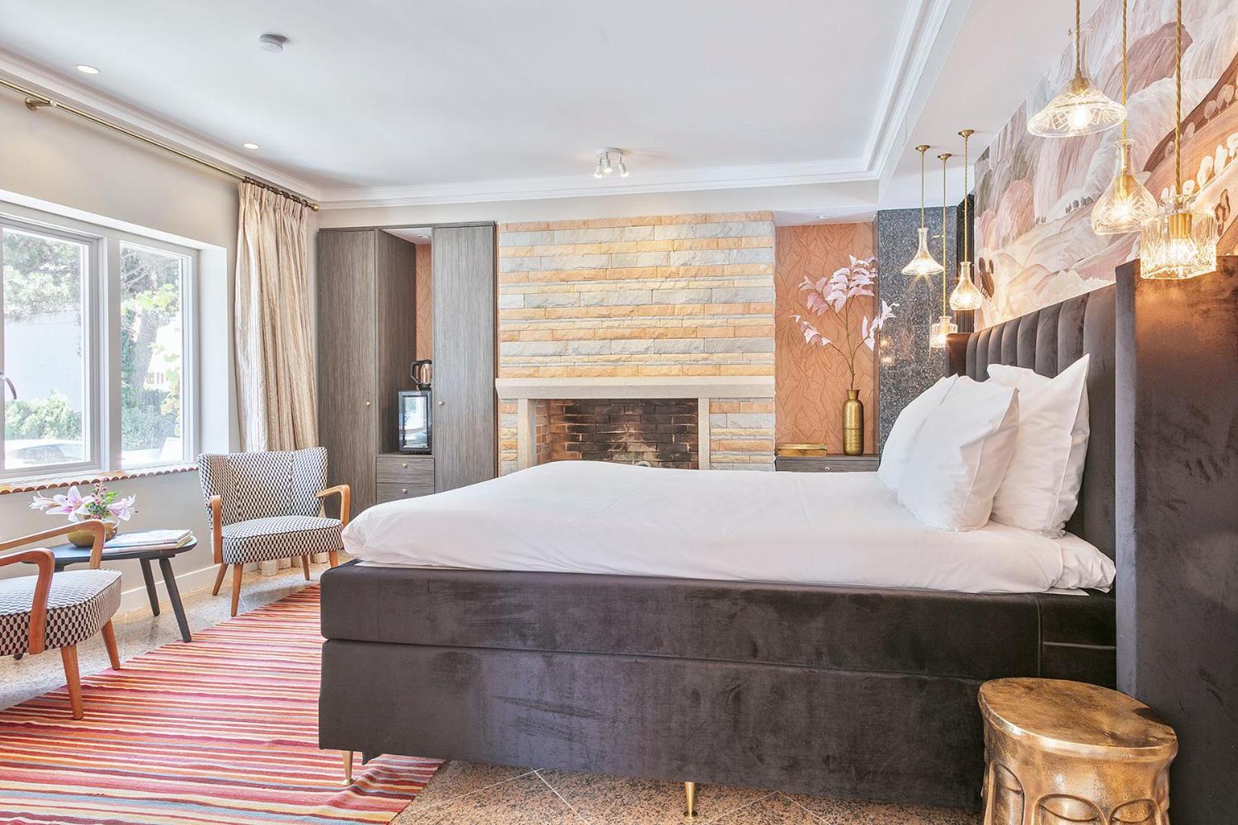 Deluxe Queen Room