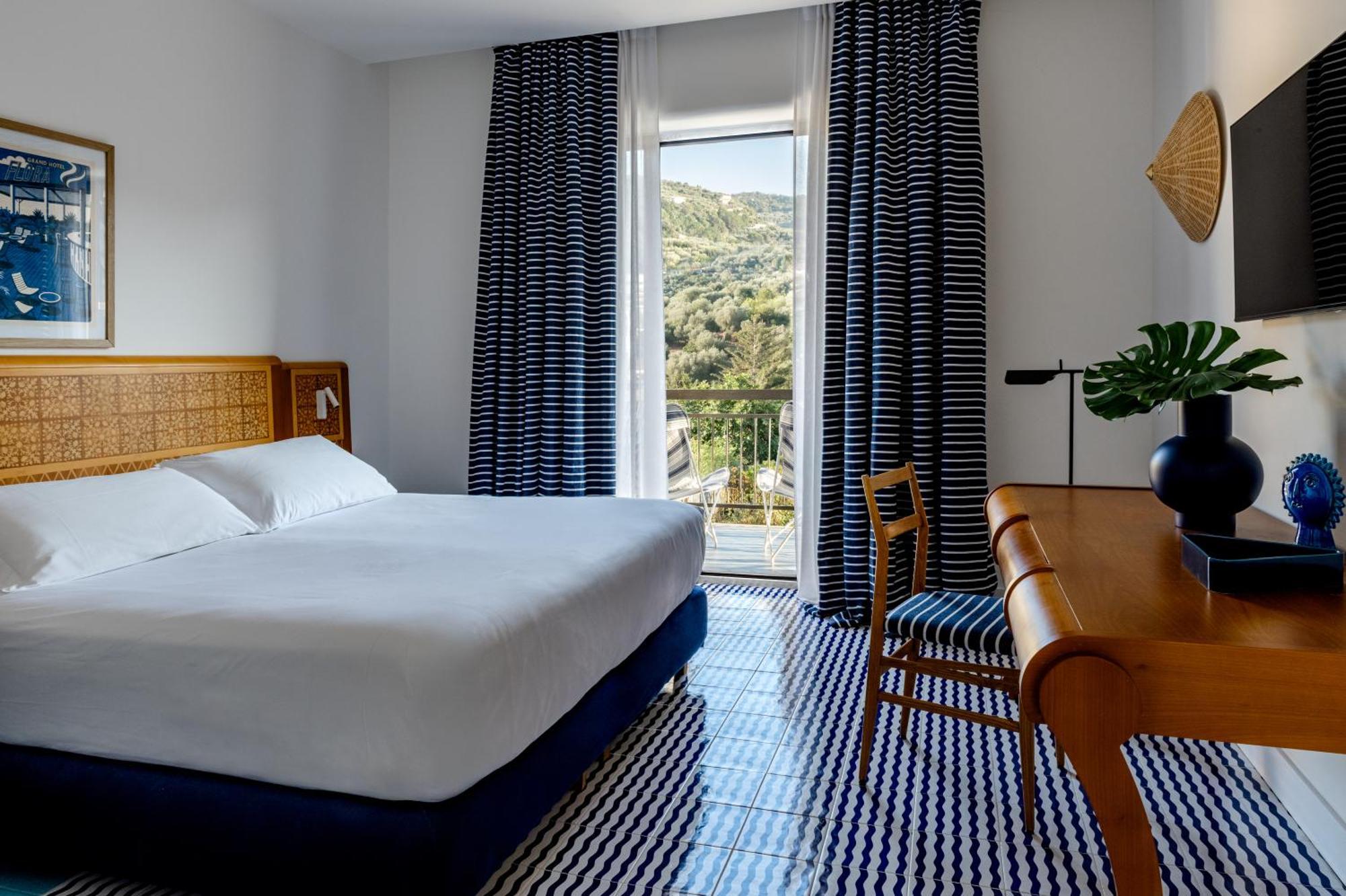 Standard Double or Twin Room Balcony
