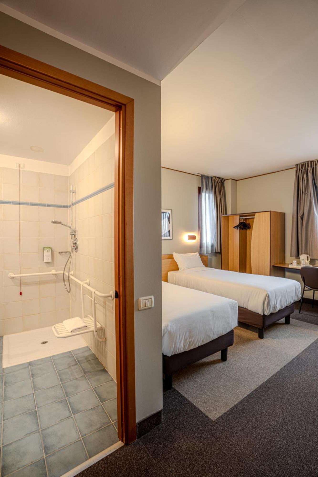 Twin Room Accessible