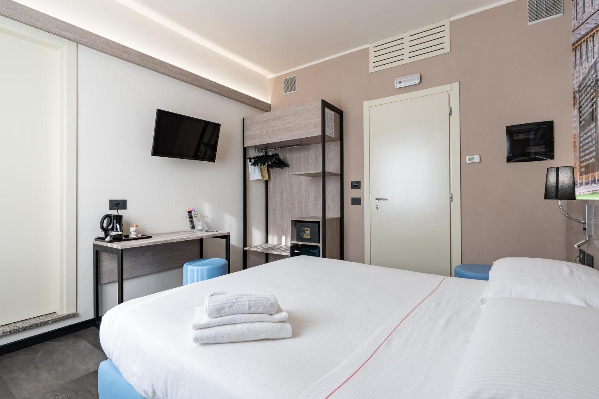 Economy Queen Room