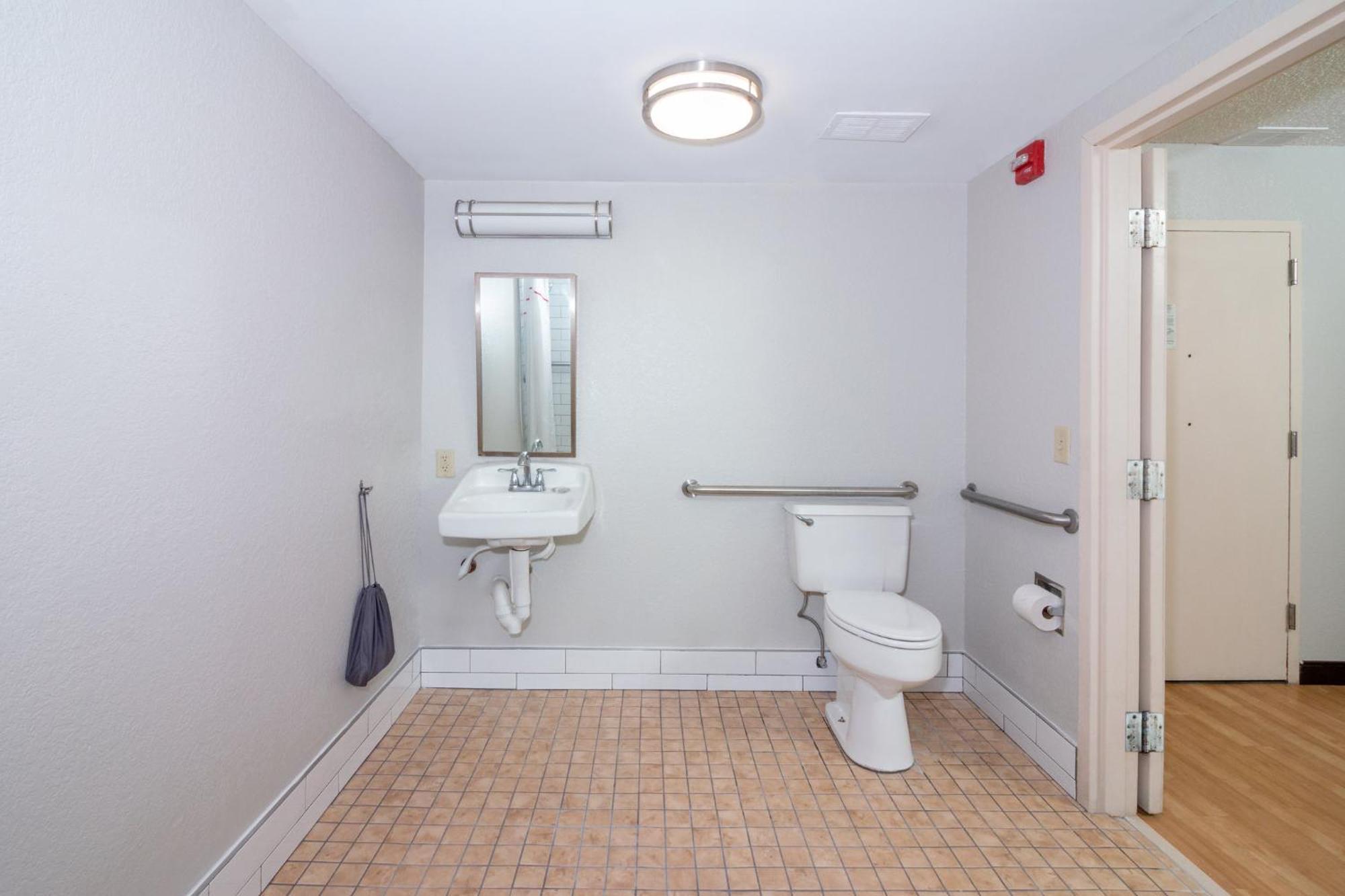 Superior King Room Disability Access Roll Shower Smoke