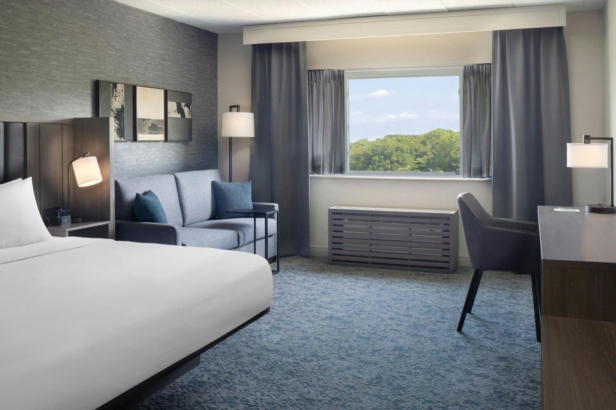 Traditional King Room Hearing Accessible