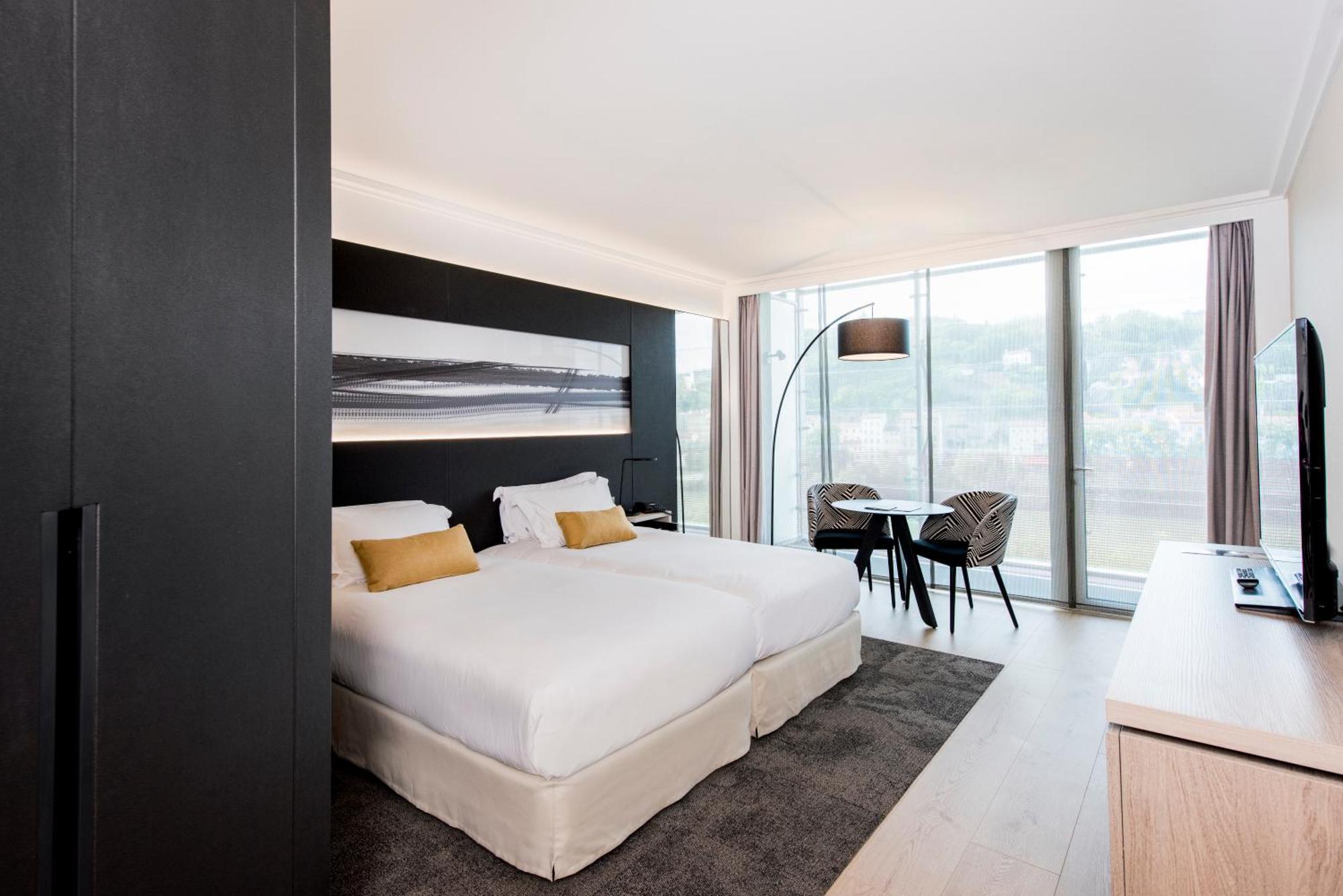 Deluxe King or Twin Room